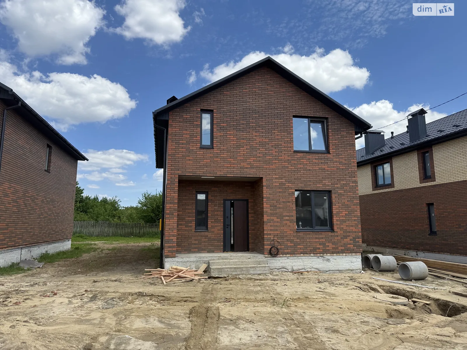 Продается дом на 2 этажа 125 кв. м с балконом, цена: 93000 $ - фото 1