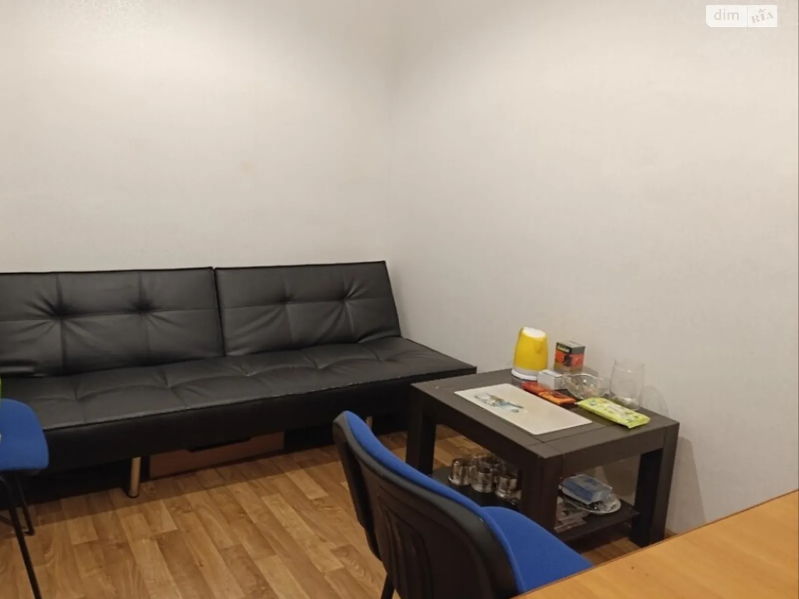 Продается офис 10.2 кв. м в бизнес-центре, цена: 11000 $ - фото 1