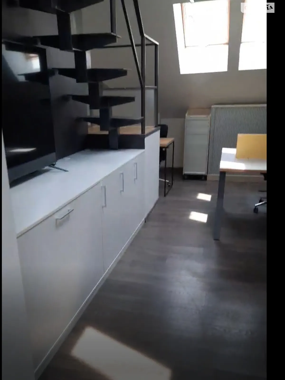 Сдается в аренду офис 137 кв. м в бизнес-центре, цена: 2300 $ - фото 1