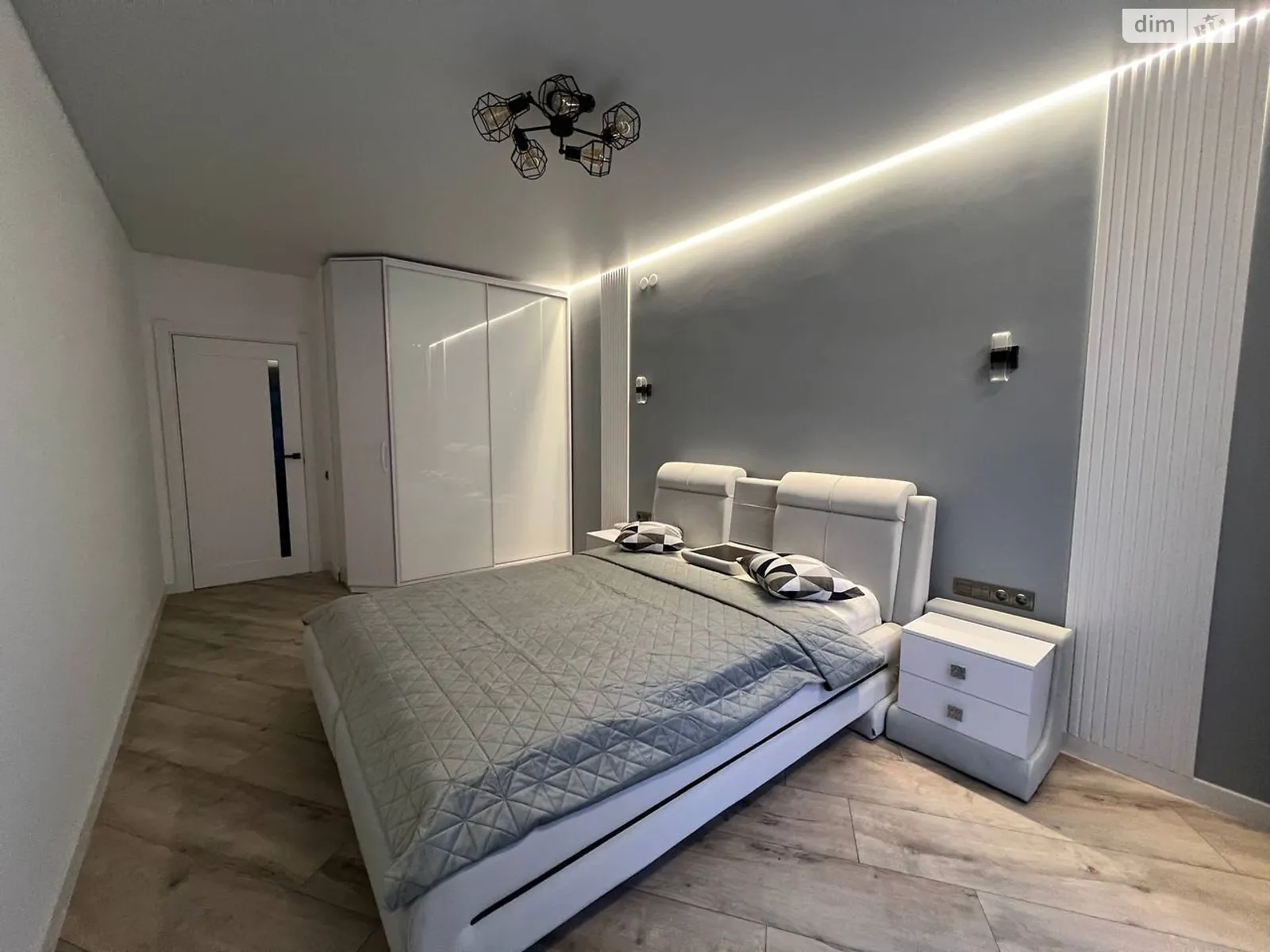 Продается 1-комнатная квартира 48.6 кв. м в Львове, ул. Венгерская, 12 - фото 1