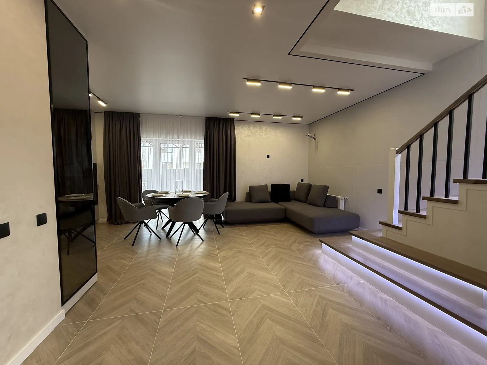Продается дом на 2 этажа 125 кв. м с подвалом, цена: 155000 $ - фото 1