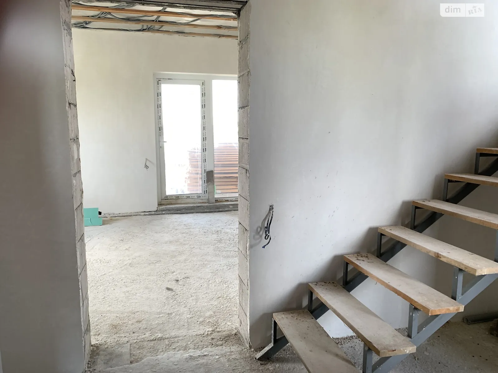 Продается дом на 2 этажа 122 кв. м с садом, цена: 57000 $ - фото 1