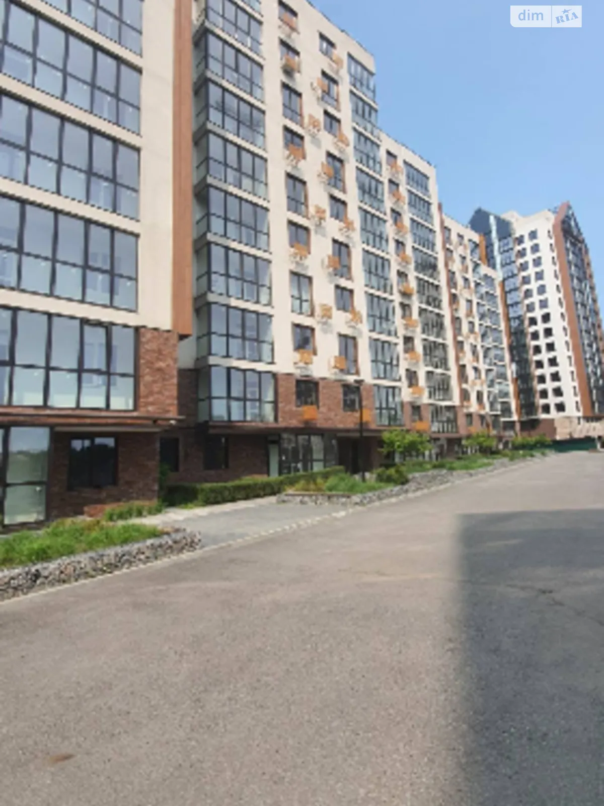 Продается 1-комнатная квартира 66 кв. м в Харькове, ул. Динамовская, 15А - фото 1