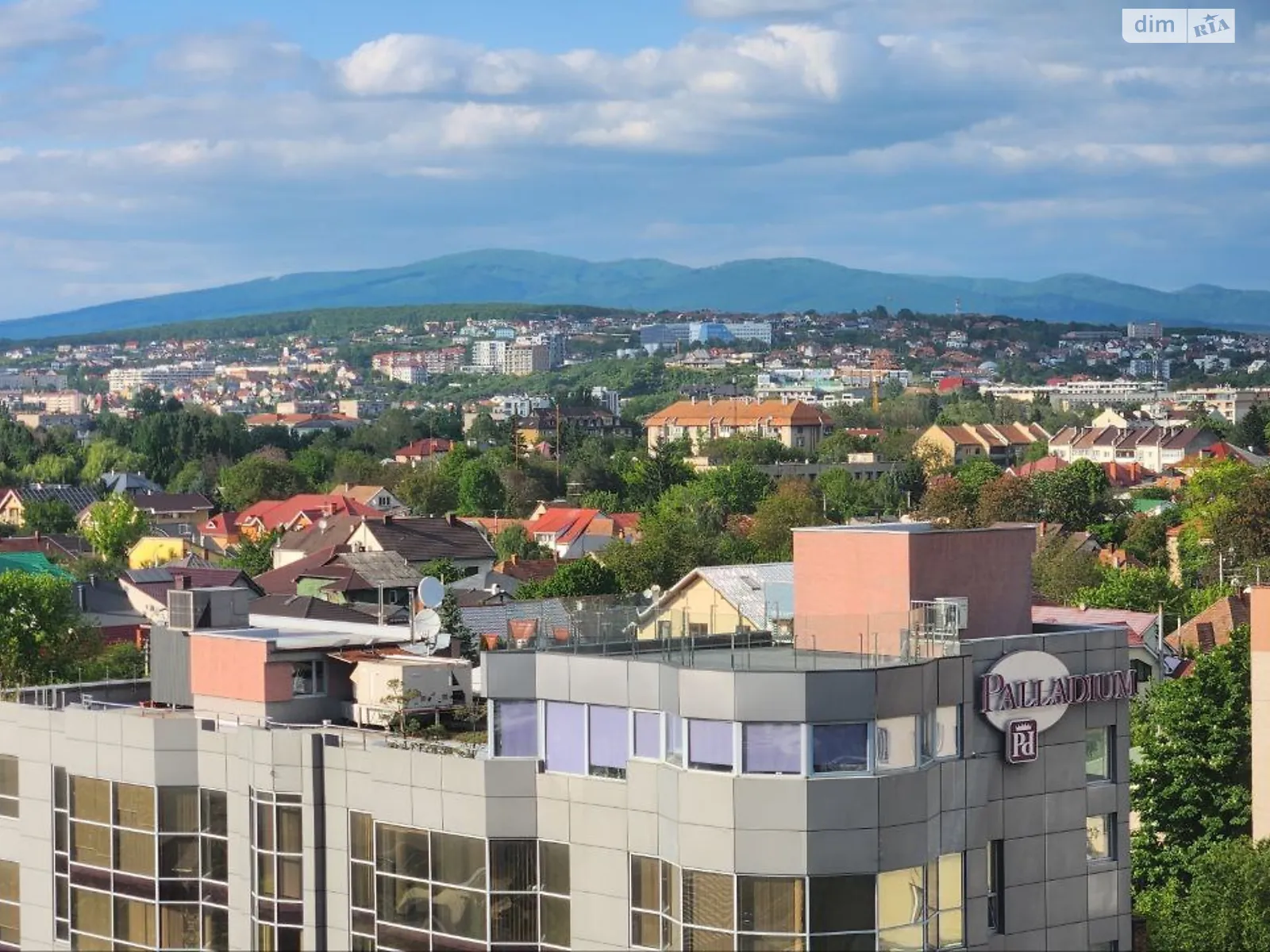 Продается 2-комнатная квартира 59 кв. м в Ужгороде, ул. Грушевского, 4А - фото 1