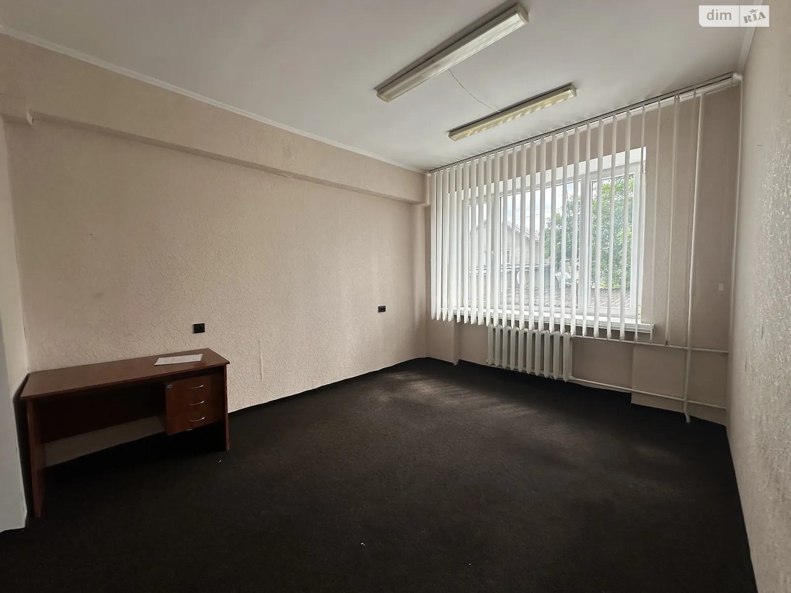Сдается в аренду офис 26.8 кв. м в бизнес-центре, цена: 6700 грн - фото 1