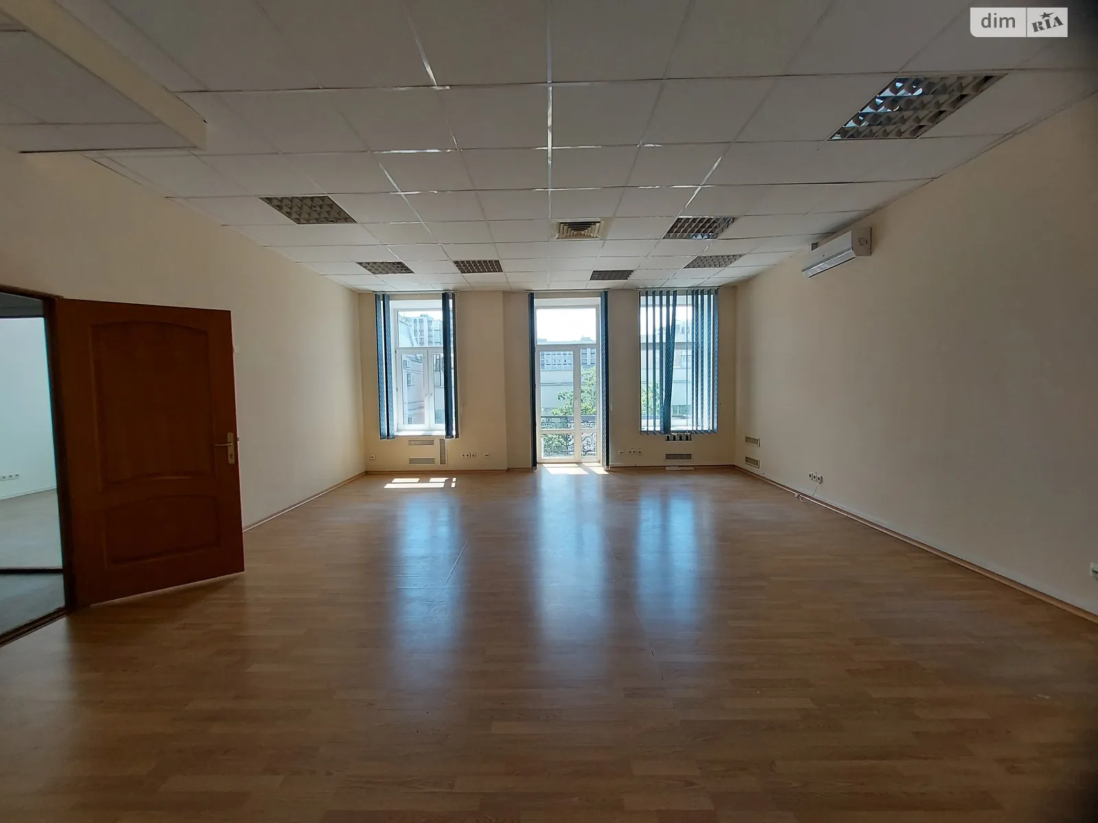 Здається в оренду офіс 117 кв. м в бізнес-центрі, цена: 2106 $ - фото 1