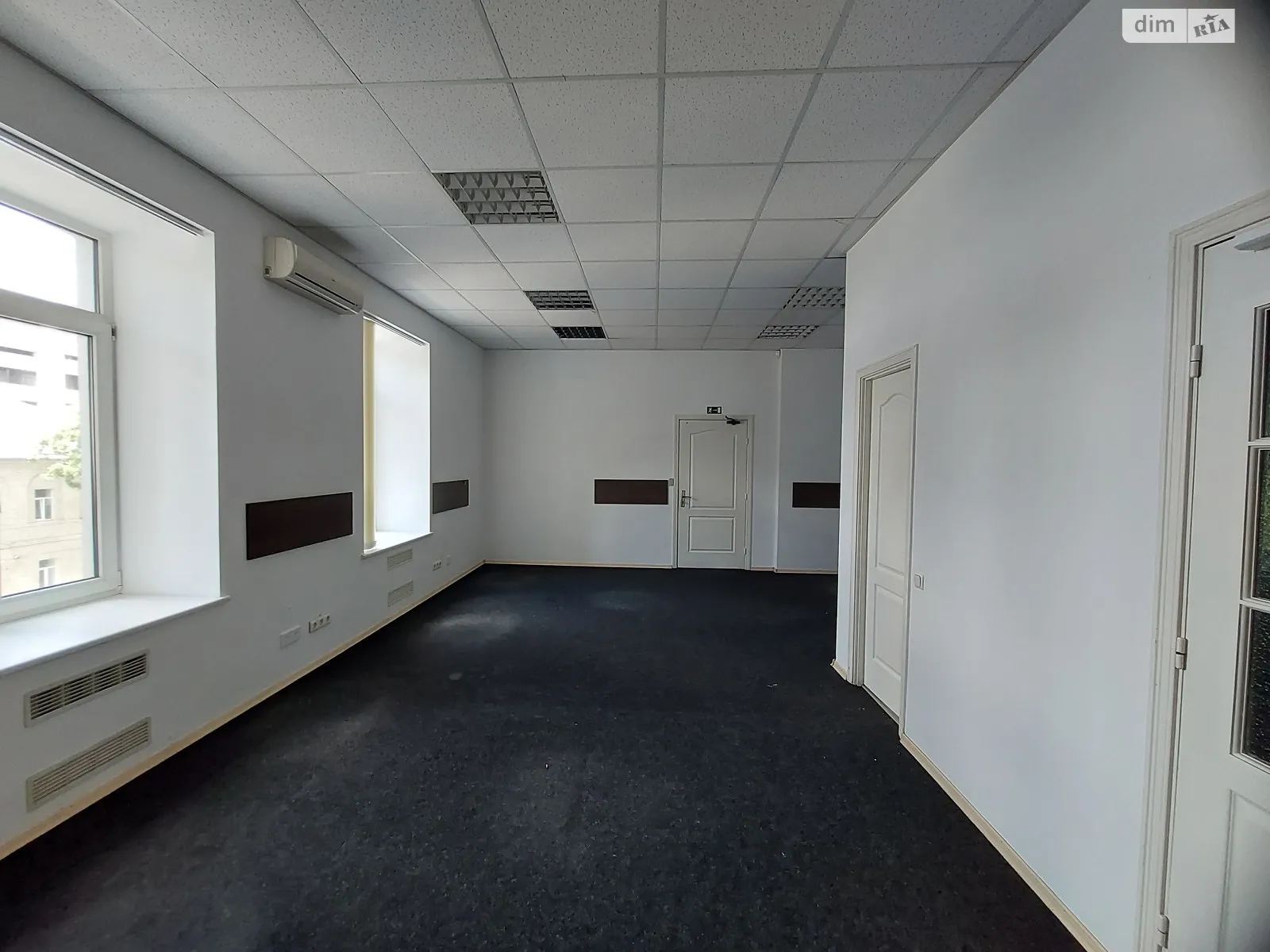 Сдается в аренду офис 160 кв. м в бизнес-центре, цена: 2880 $ - фото 1