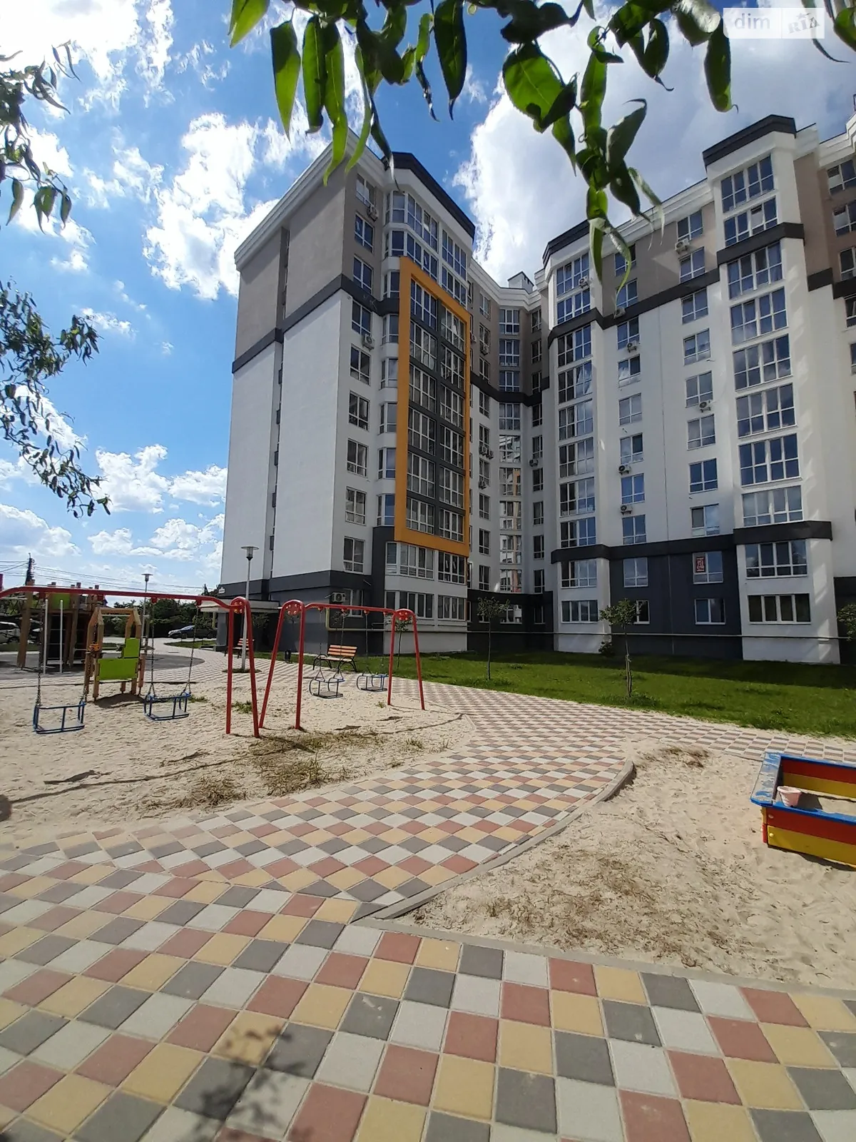 Продается 1-комнатная квартира 37 кв. м в Вишневом, пер. Весенний(Советский), 1А - фото 1