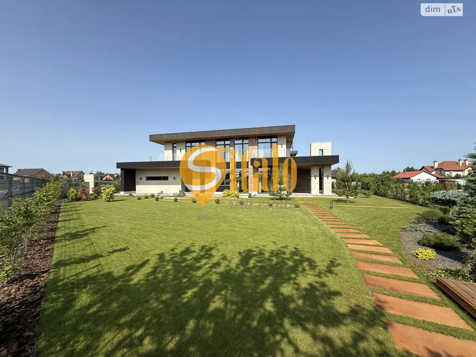Продається будинок 2 поверховий 250 кв. м з гаражем, цена: 650000 $ - фото 1