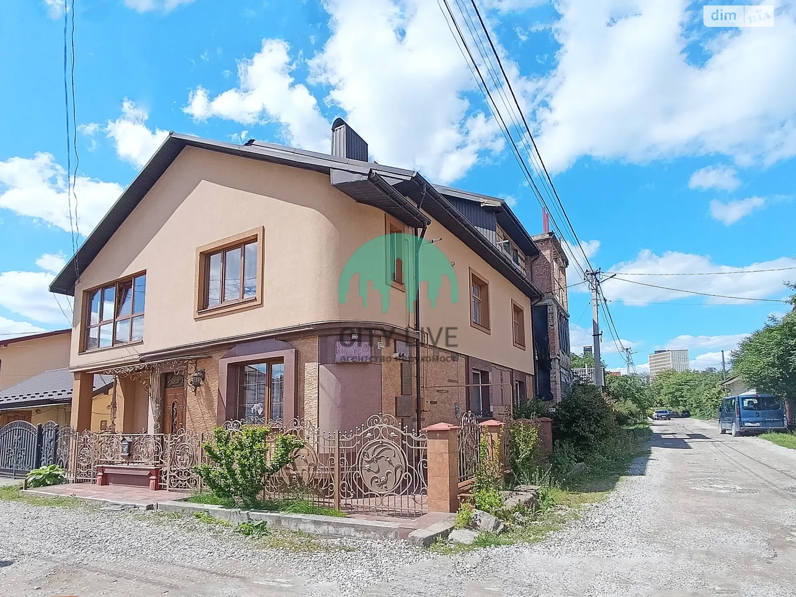 Продається частина будинку 125.2 кв. м з ділянкою, цена: 220000 $ - фото 1