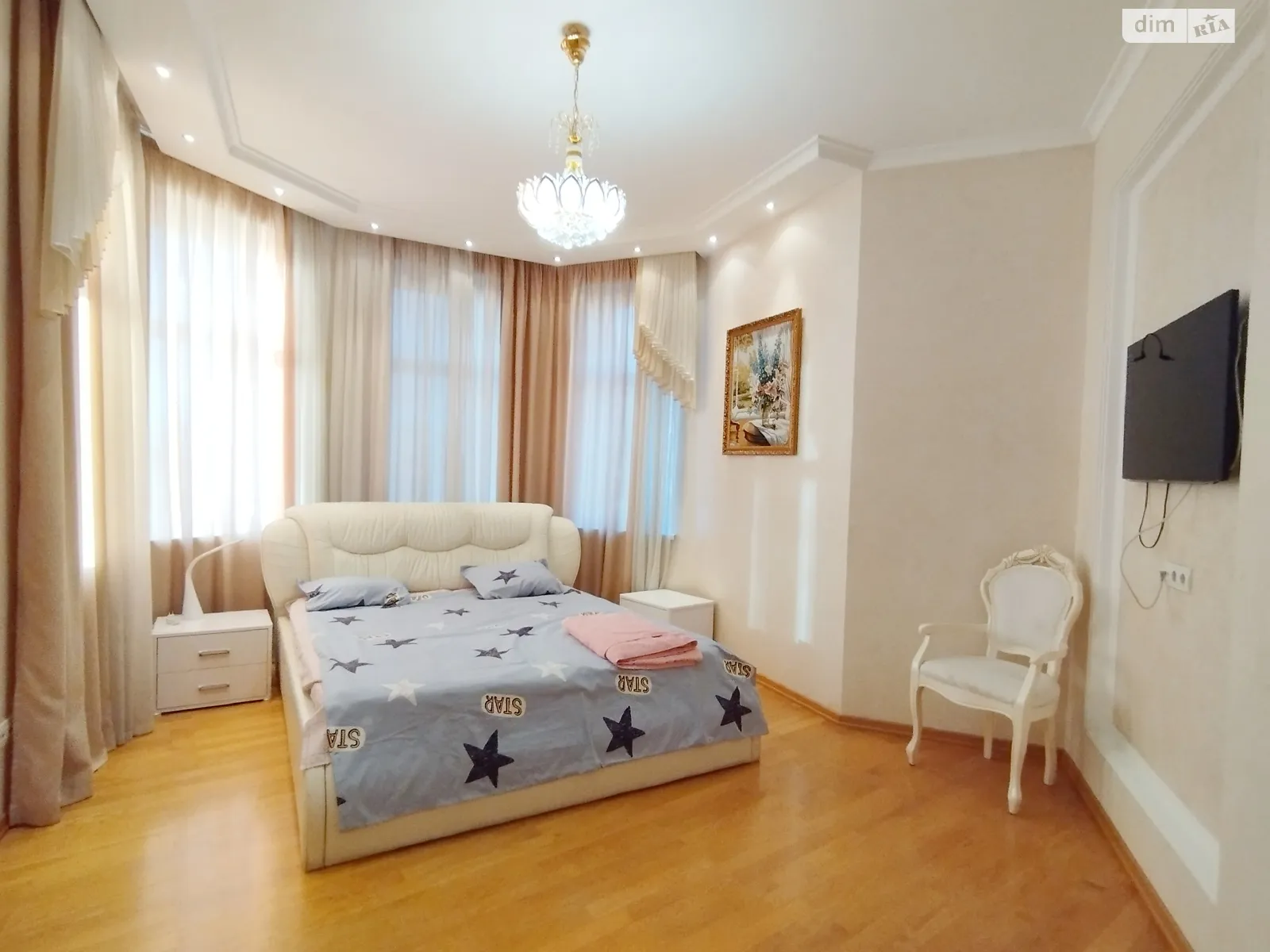 Здається в оренду 2-кімнатна квартира у Одесі, вул. Довженка, 4А - фото 1