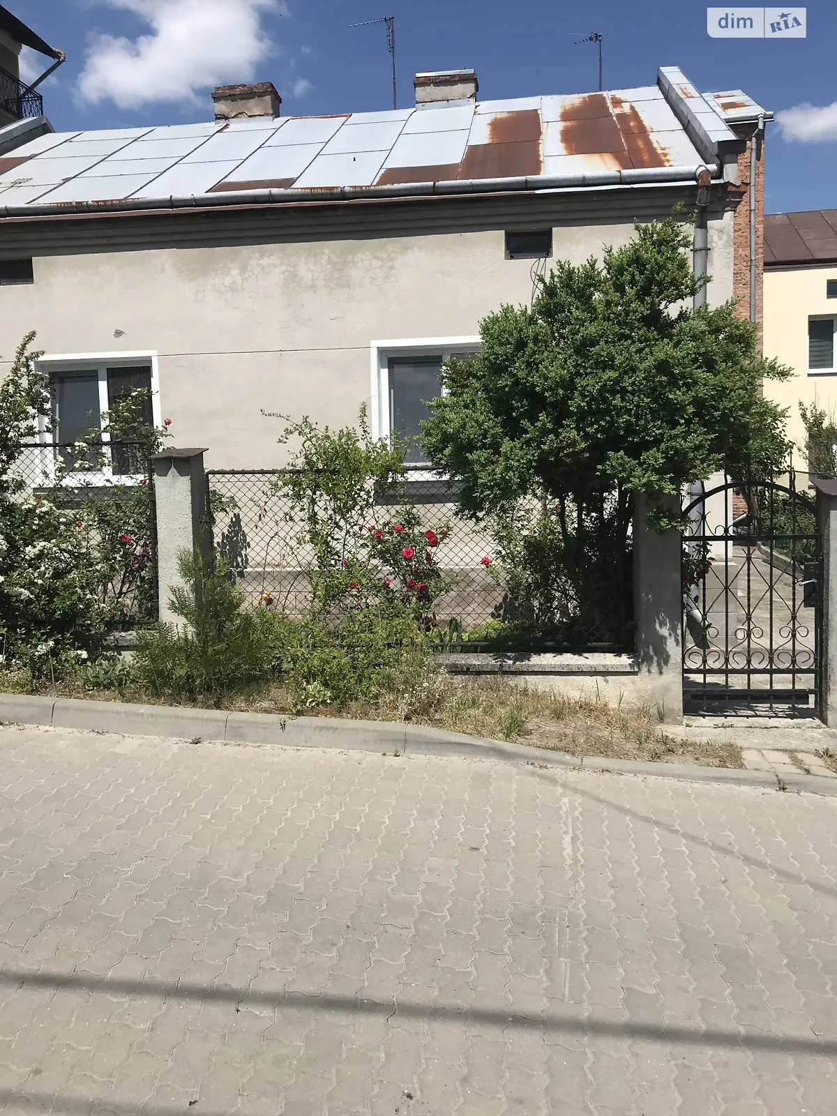 Продается дом на 3 этажа 360 кв. м с баней/сауной, цена: 250000 $ - фото 1