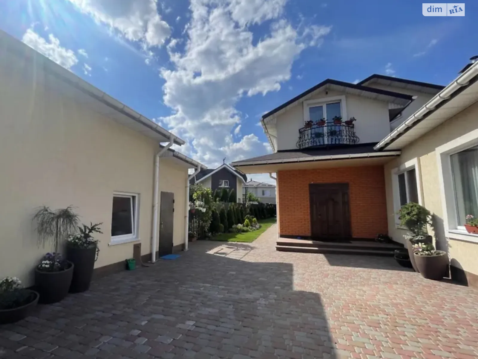Продается дом на 2 этажа 259 кв. м с террасой, цена: 325000 $ - фото 1