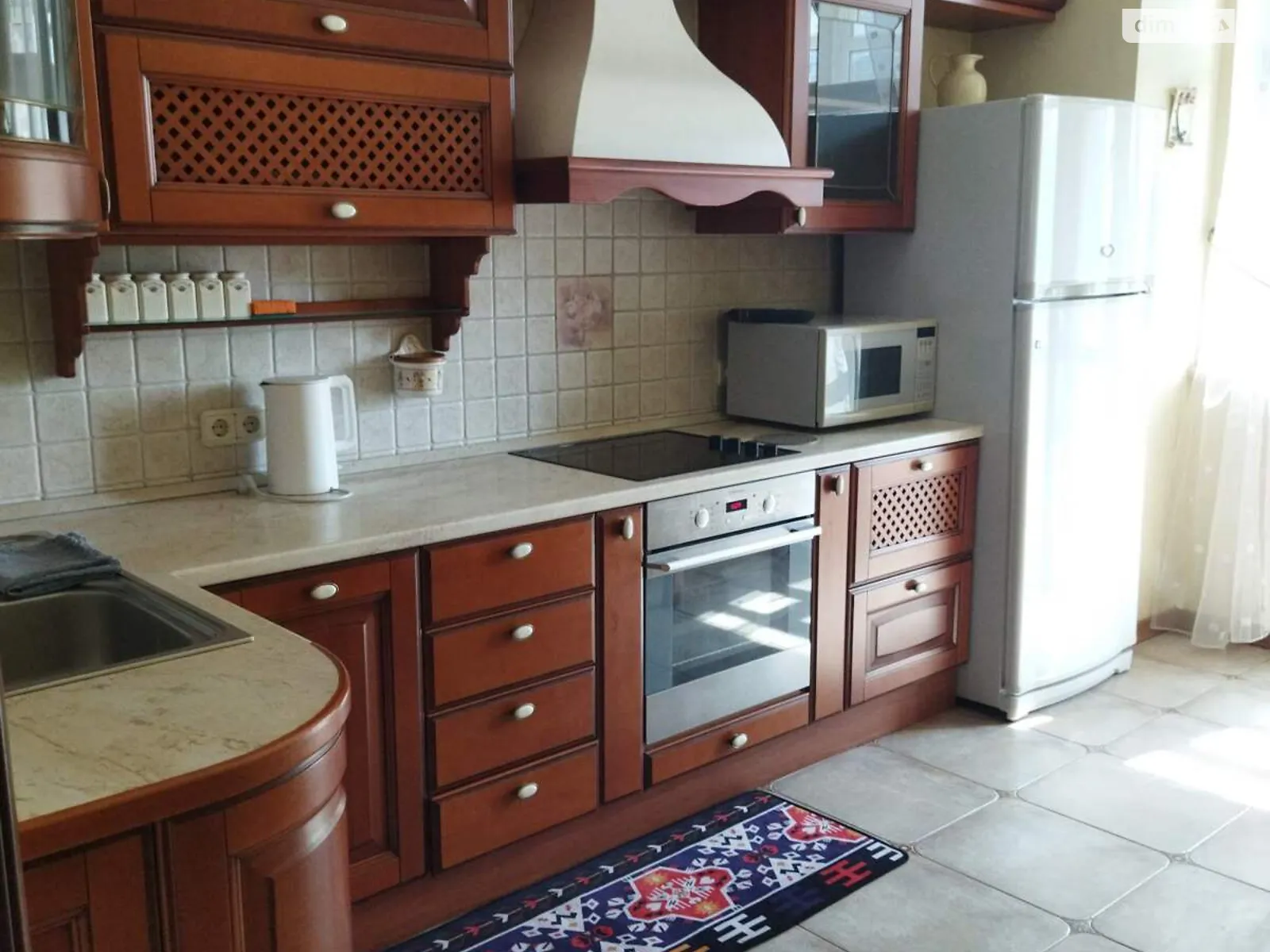 Здається в оренду 2-кімнатна квартира 85.5 кв. м у Києві, вул. Коновальця Євгена, 32Б - фото 1