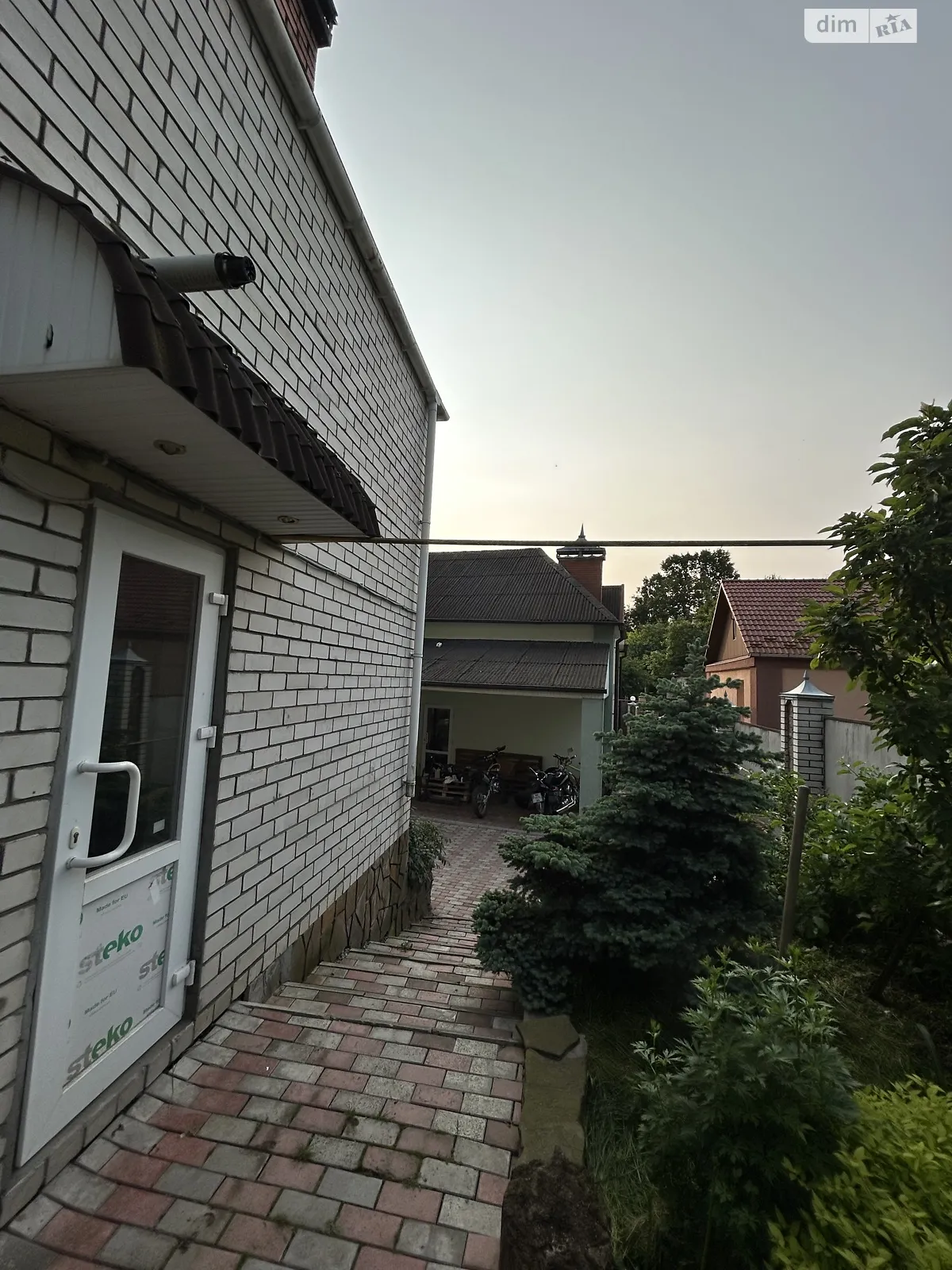 Продается дом на 2 этажа 240 кв. м с баней/сауной, цена: 165000 $ - фото 1