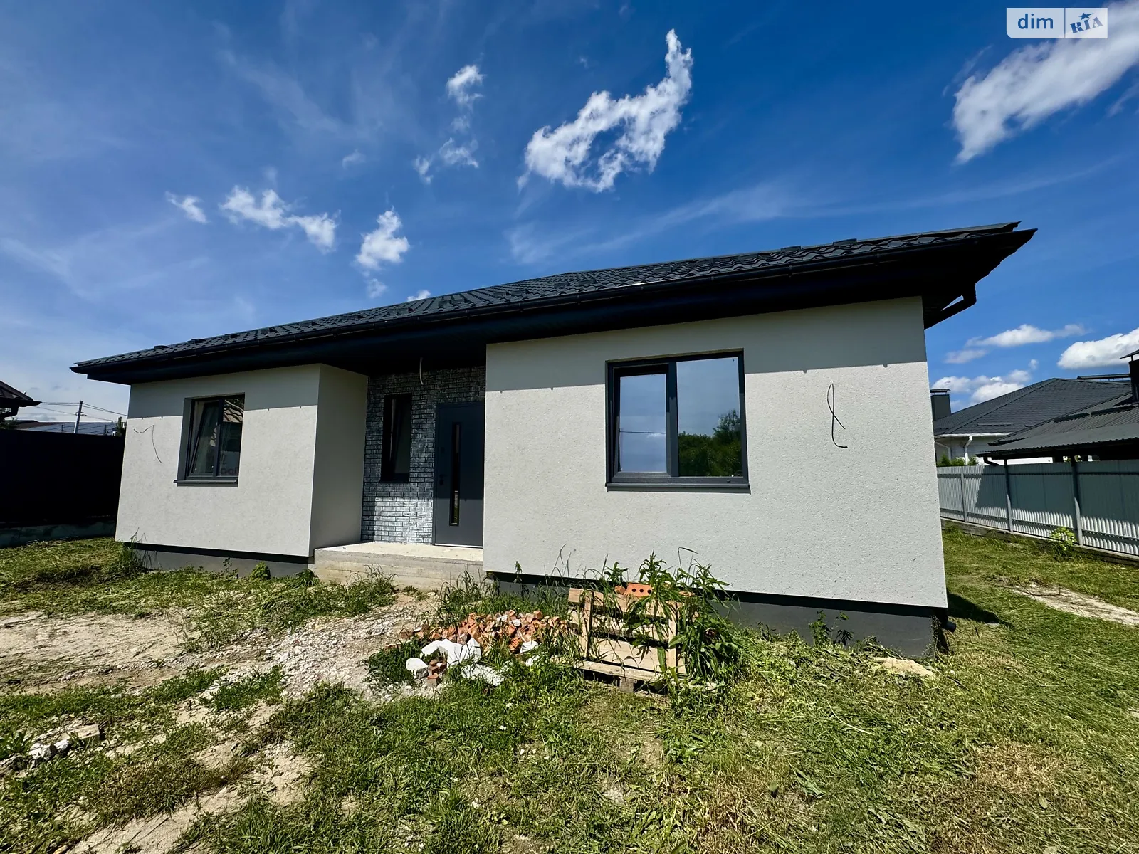 Продается одноэтажный дом 96 кв. м с гаражом, цена: 77000 $ - фото 1