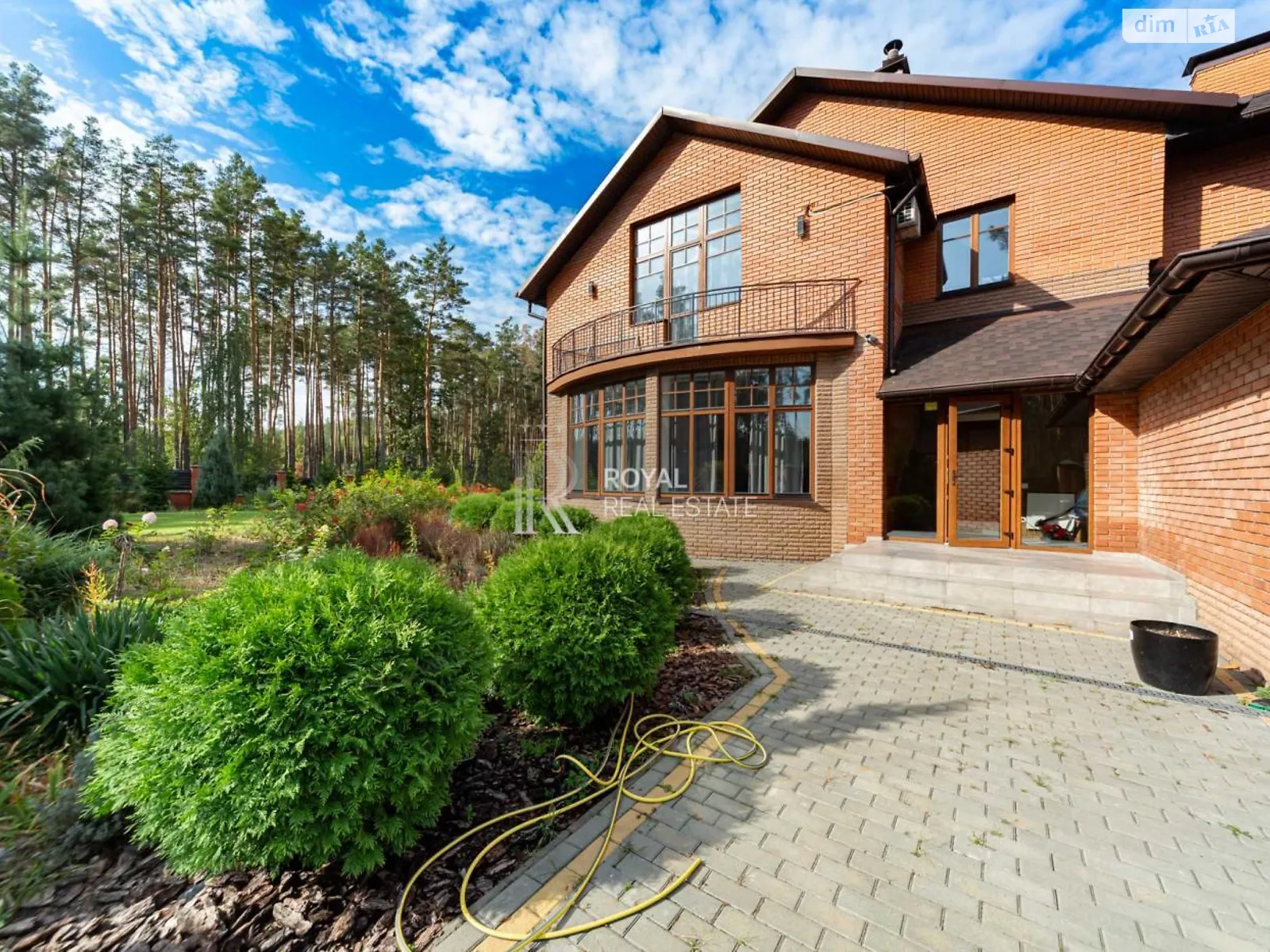 Здається в оренду будинок 2 поверховий 330 кв. м з гаражем, цена: 5000 $ - фото 1