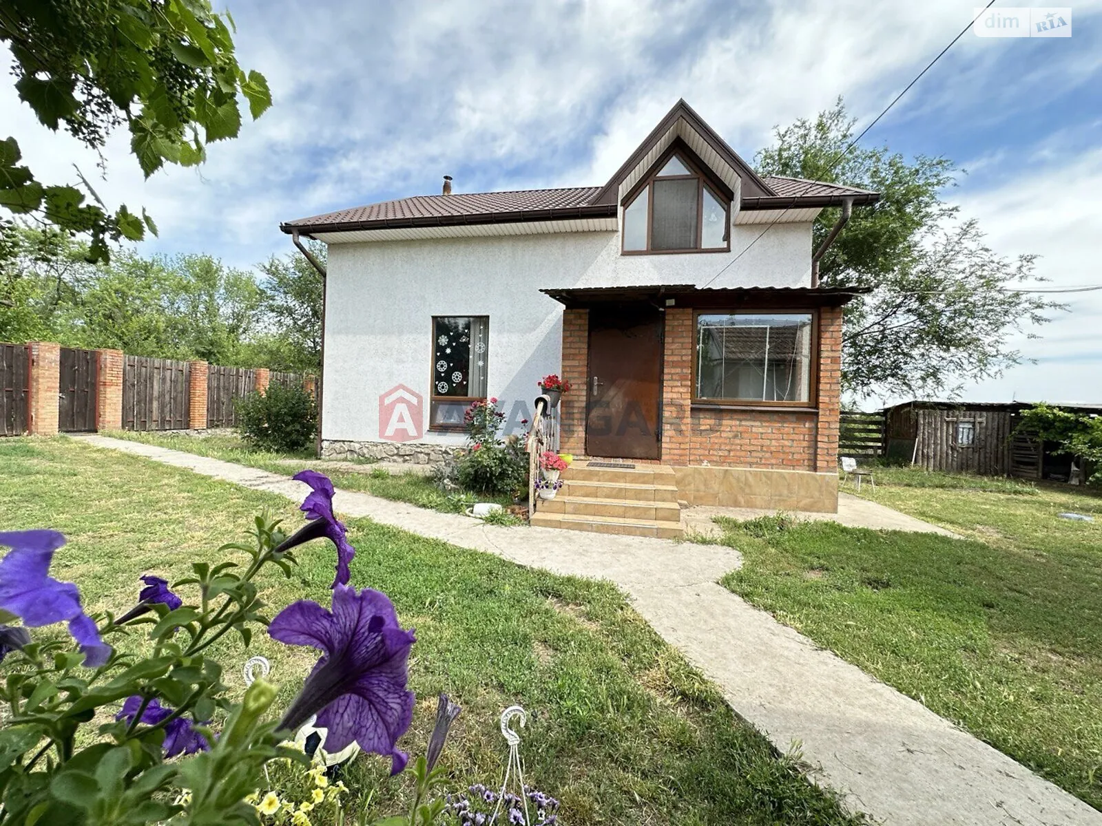 Продается дом на 2 этажа 120 кв. м с подвалом, цена: 65000 $ - фото 1