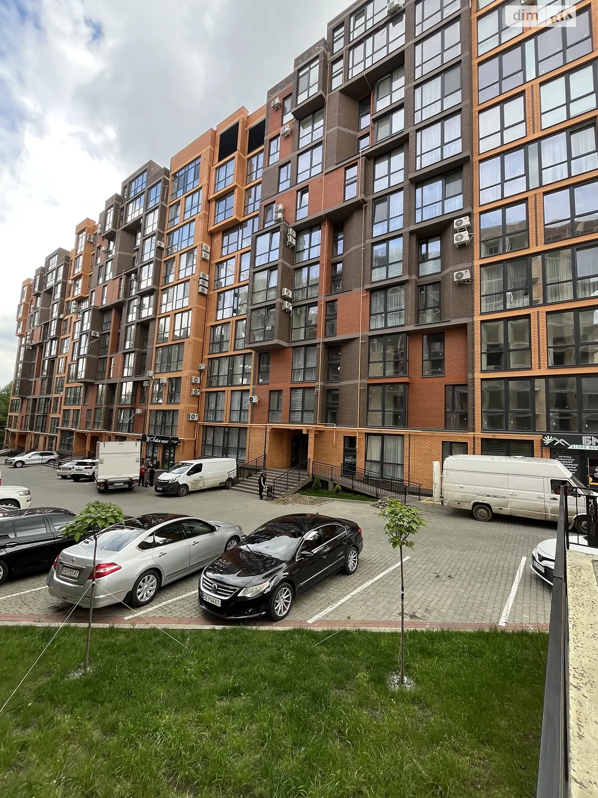 Продається 3-кімнатна квартира 109 кв. м у Чернівцях, вул. Рівненська, 8А - фото 1