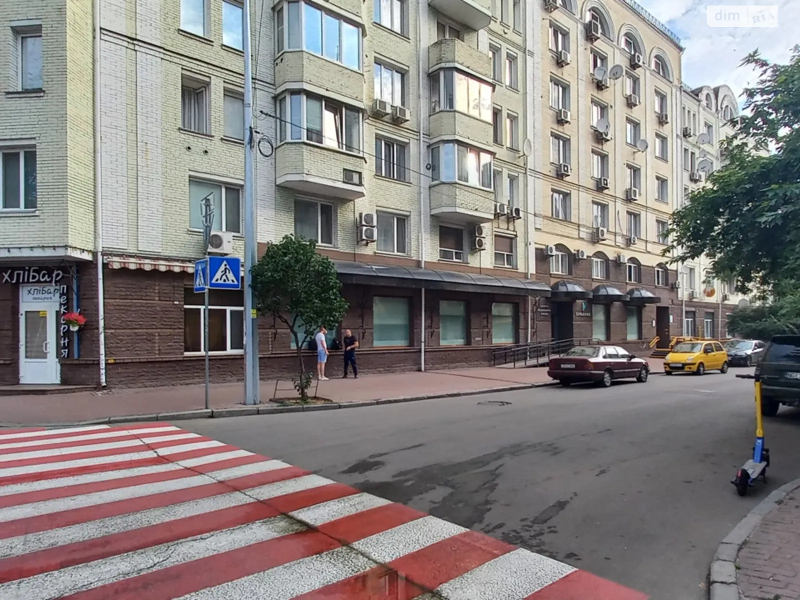 Сдается в аренду офис 95 кв. м в бизнес-центре, цена: 47500 грн - фото 1