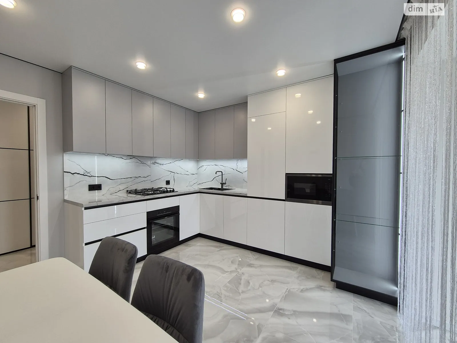 3-кімнатна квартира 88 кв. м у Тернополі, цена: 98800 $ - фото 1