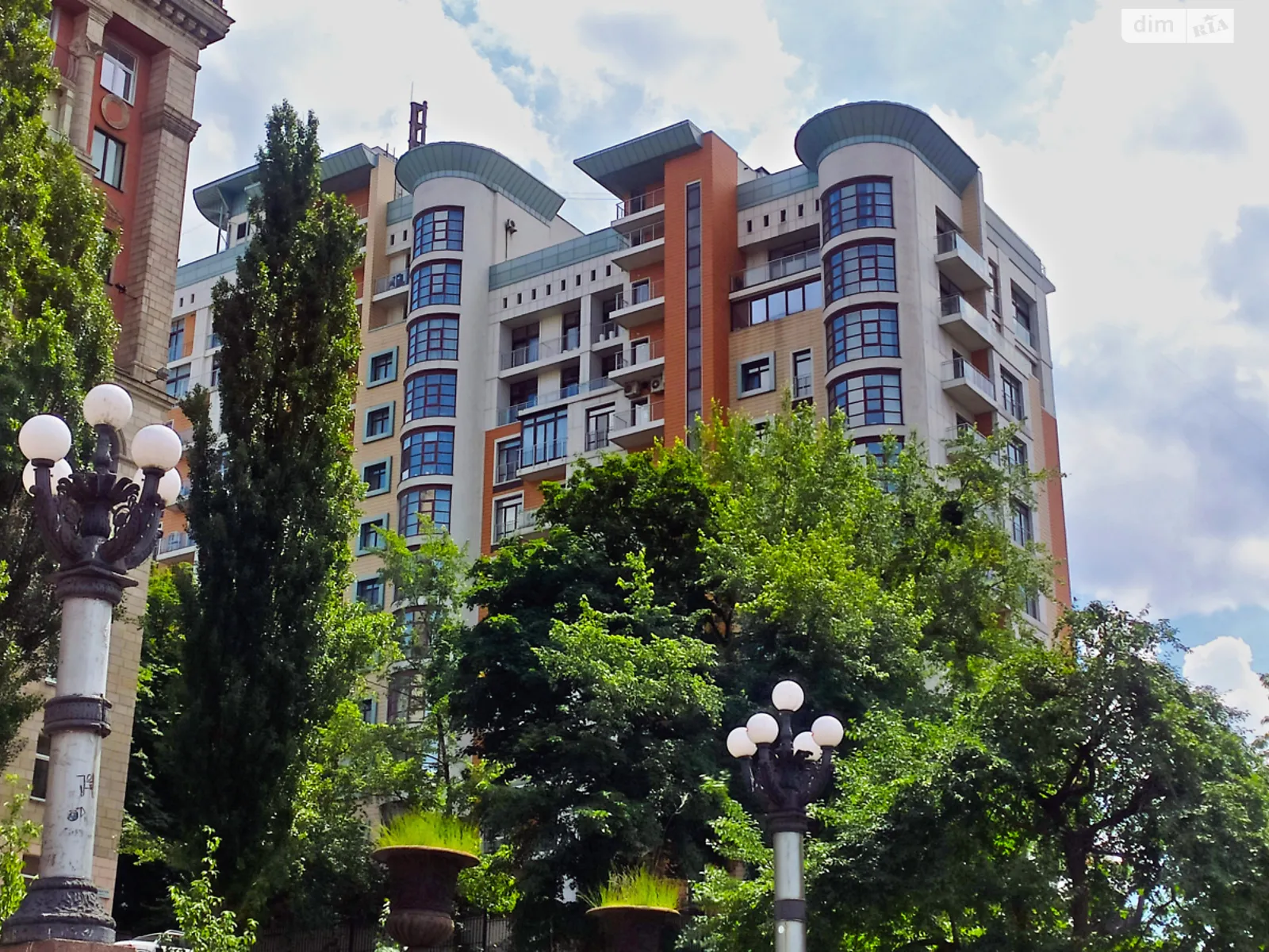Продается 5-комнатная квартира 212.4 кв. м в Киеве, ул. Крещатик, 27Б - фото 1