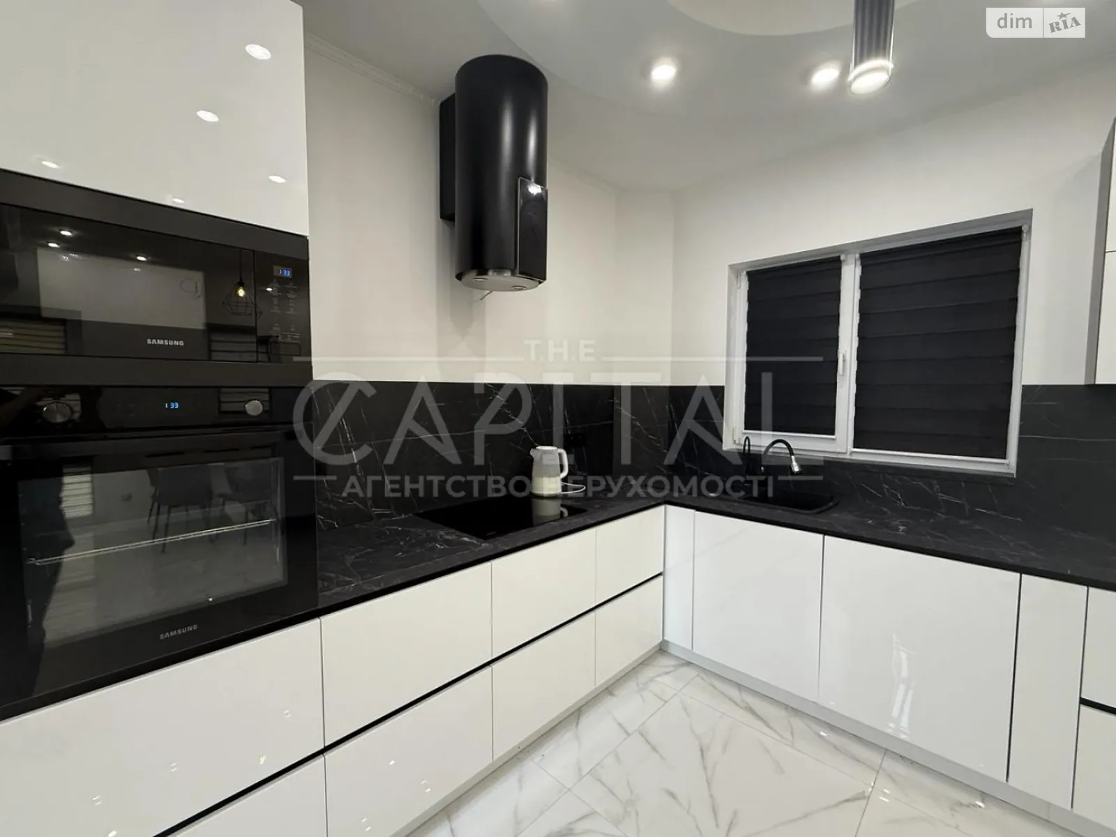 Сдается в аренду дом на 2 этажа 160 кв. м с участком, цена: 2500 $ - фото 1