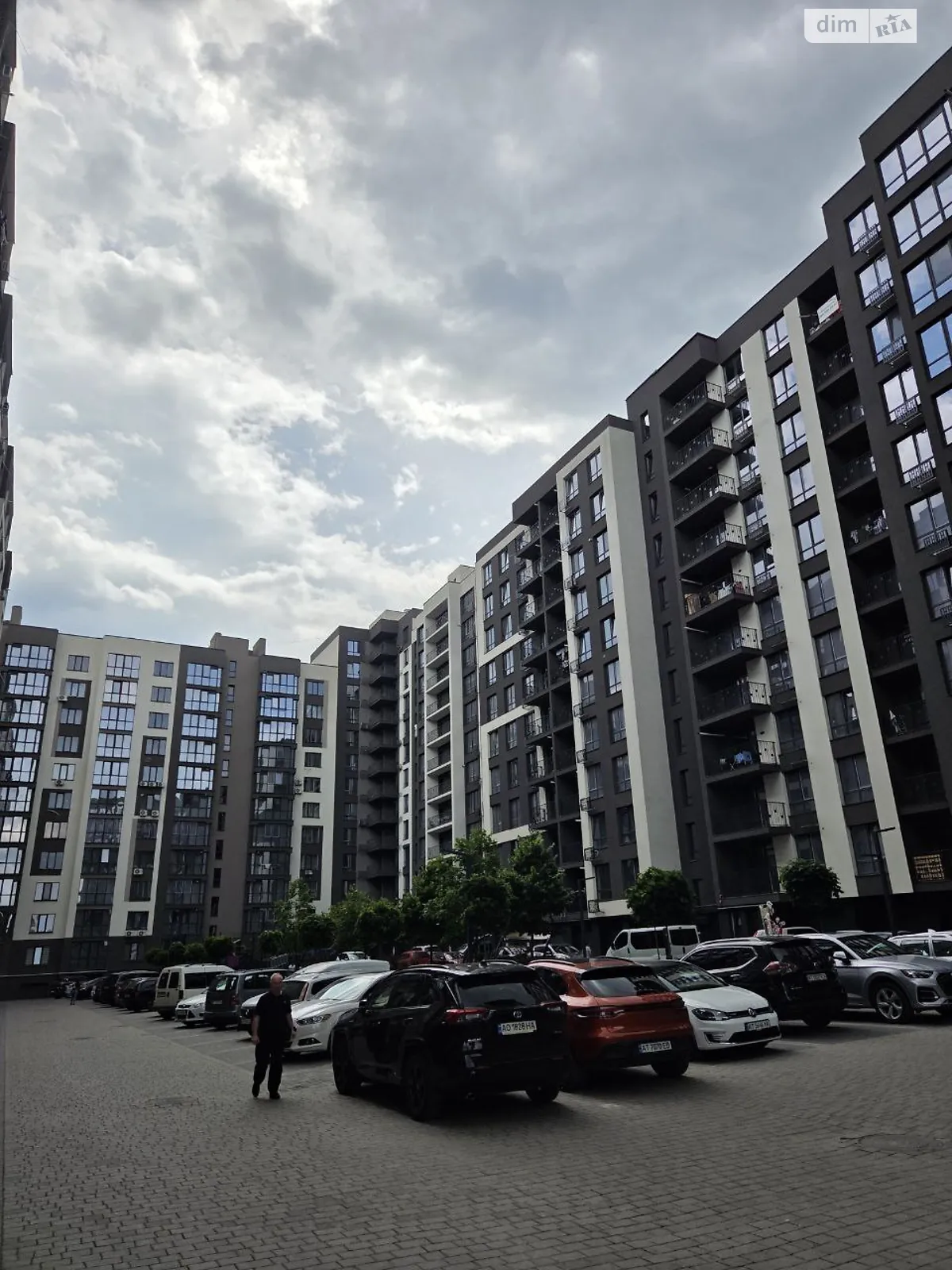 Продається 2-кімнатна квартира 73.5 кв. м у Івано-Франківську, вул. Героїв Миколаєва(Сєченова), 129 - фото 1