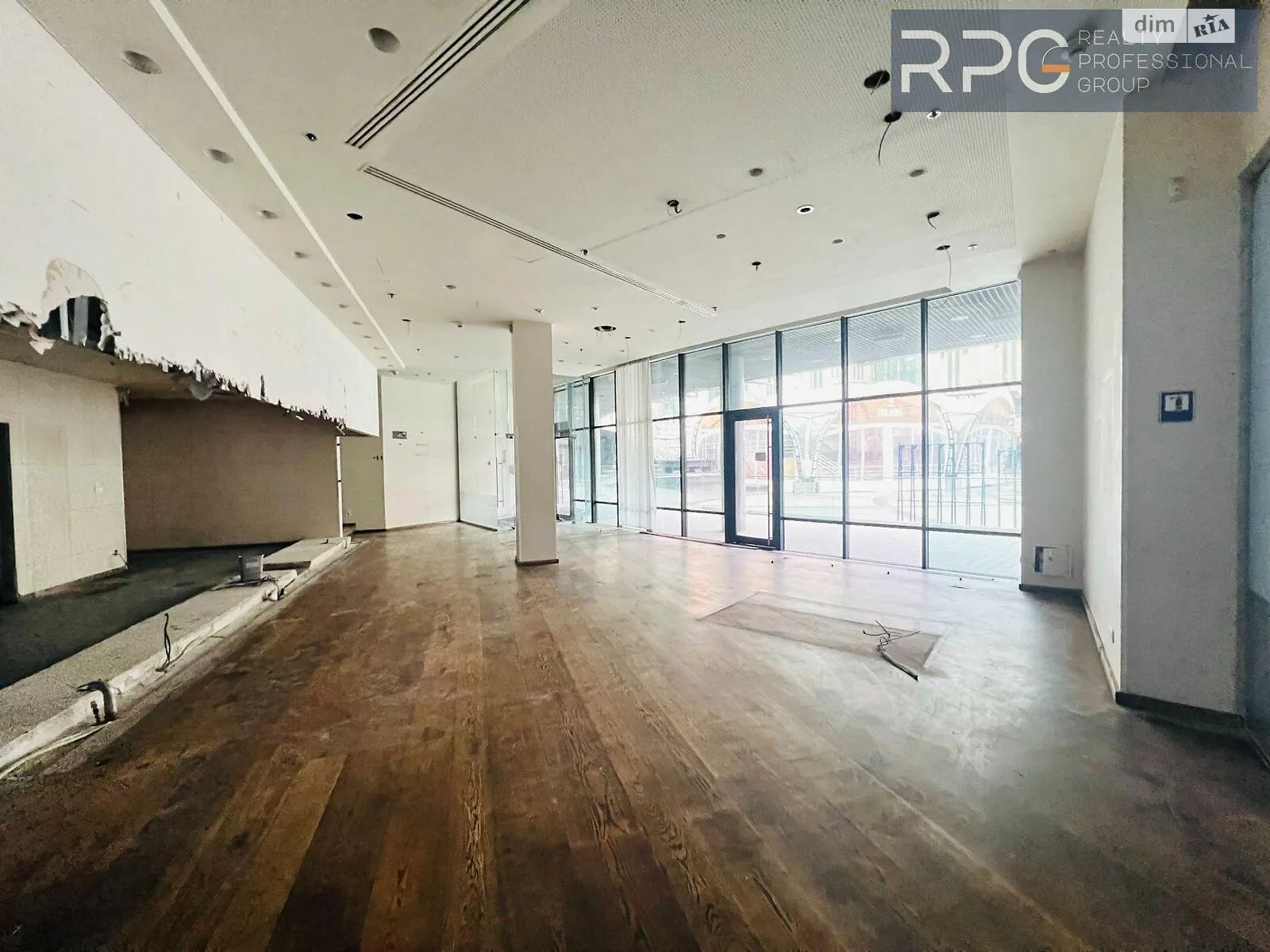 Сдается в аренду офис 292 кв. м в бизнес-центре, цена: 6900 $ - фото 1