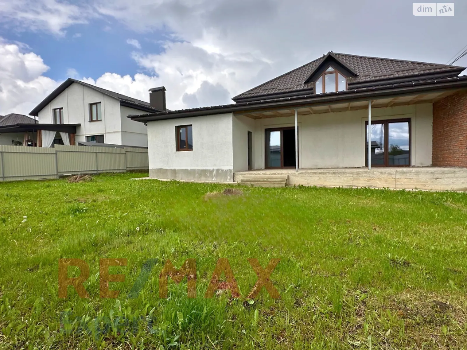 Продается дом на 2 этажа 195.7 кв. м с подвалом, цена: 145300 $ - фото 1