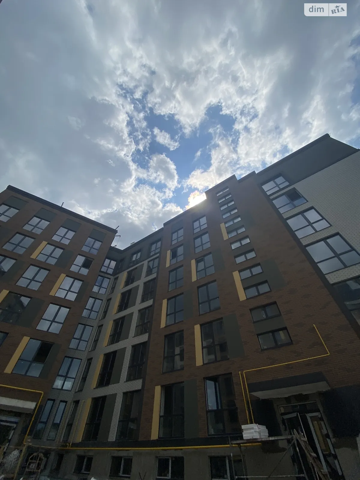 Продается 1-комнатная квартира 40 кв. м в Ирпене, ул. Академика Ромоданова(Толстого), 38 - фото 1