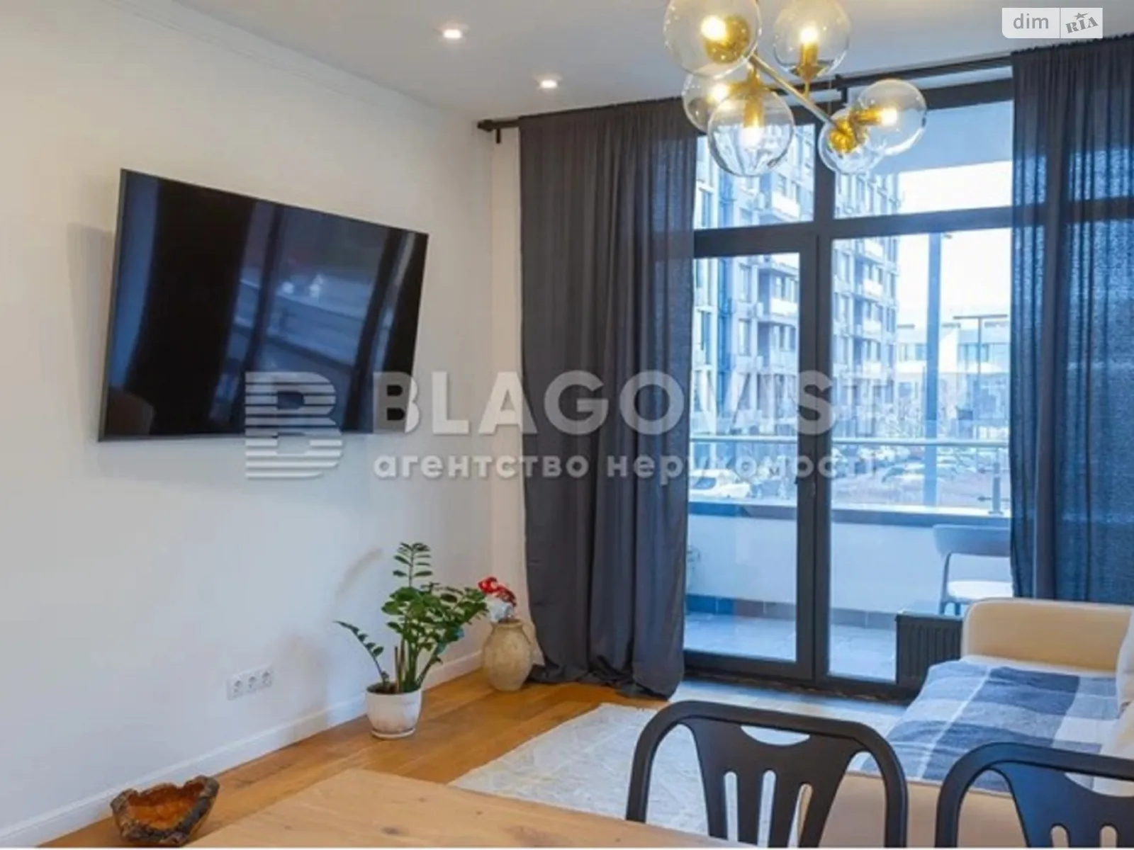 Продается 3-комнатная квартира 83.6 кв. м в Киеве, ул. Салютная, 2 - фото 1