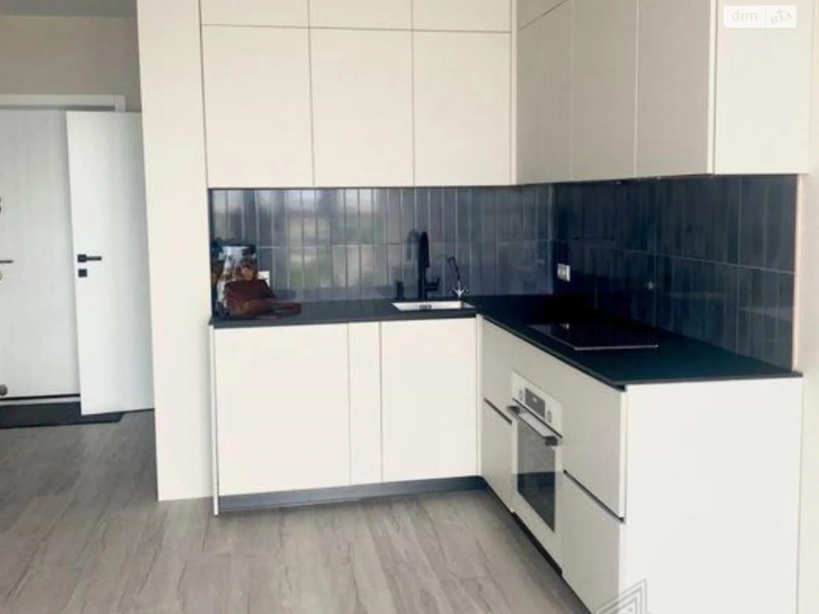 Продается 1-комнатная квартира 43 кв. м в Киеве, ул. Николая Гулака, 4 - фото 1