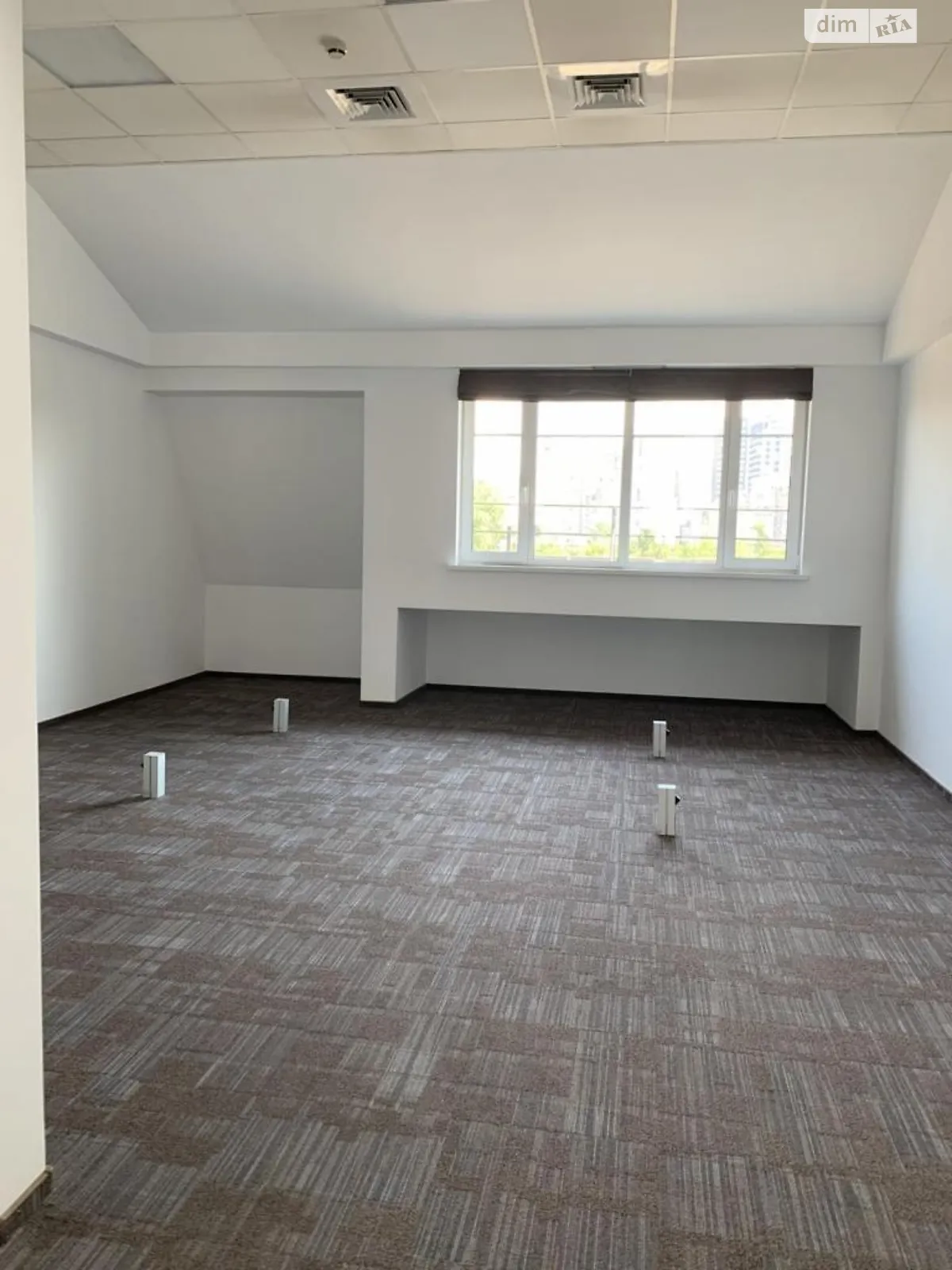 Сдается в аренду офис 433 кв. м в бизнес-центре, цена: 5200 $ - фото 1