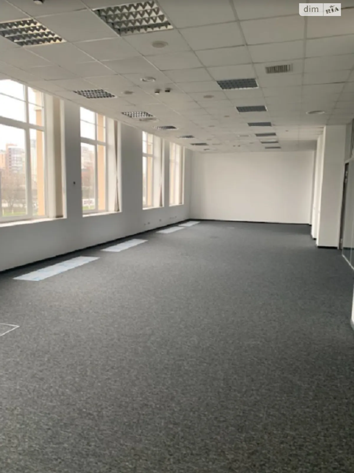 Сдается в аренду офис 332 кв. м в бизнес-центре, цена: 3990 $ - фото 1