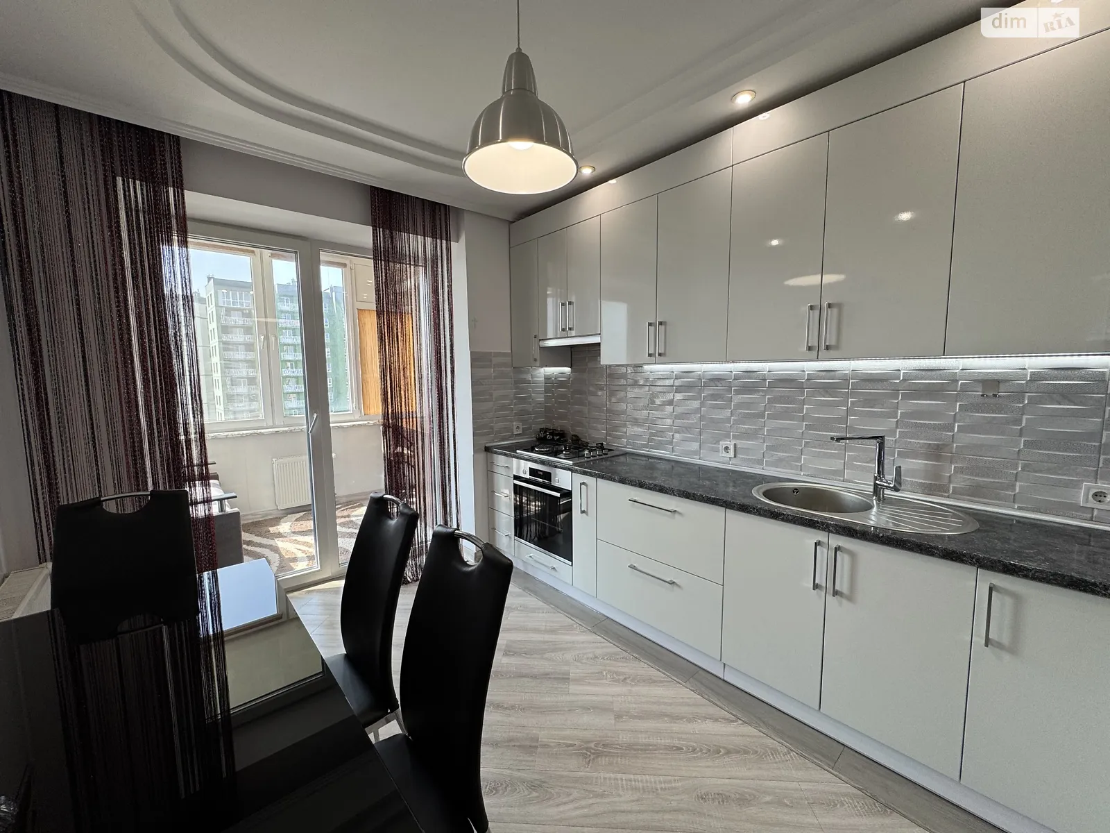 Продается 1-комнатная квартира 45.4 кв. м в Ровно, ул. Соборная, 285А - фото 1