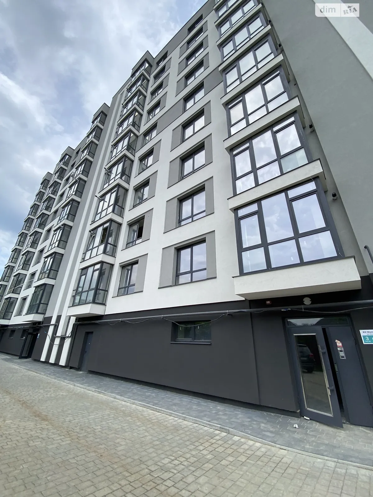 Продається 2-кімнатна квартира 65.5 кв. м у Івано-Франківську, вул. Молодіжна, 53 - фото 1