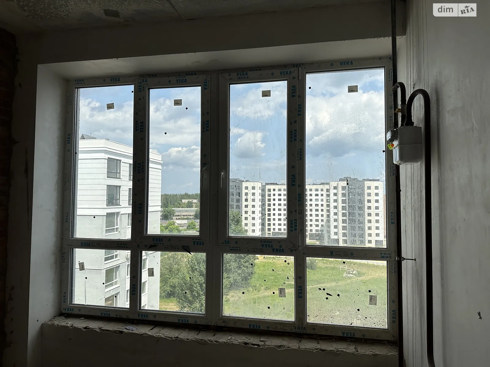 Продается 2-комнатная квартира 62.6 кв. м в Буче, ул. Ивана Кожедуба, 8А - фото 1