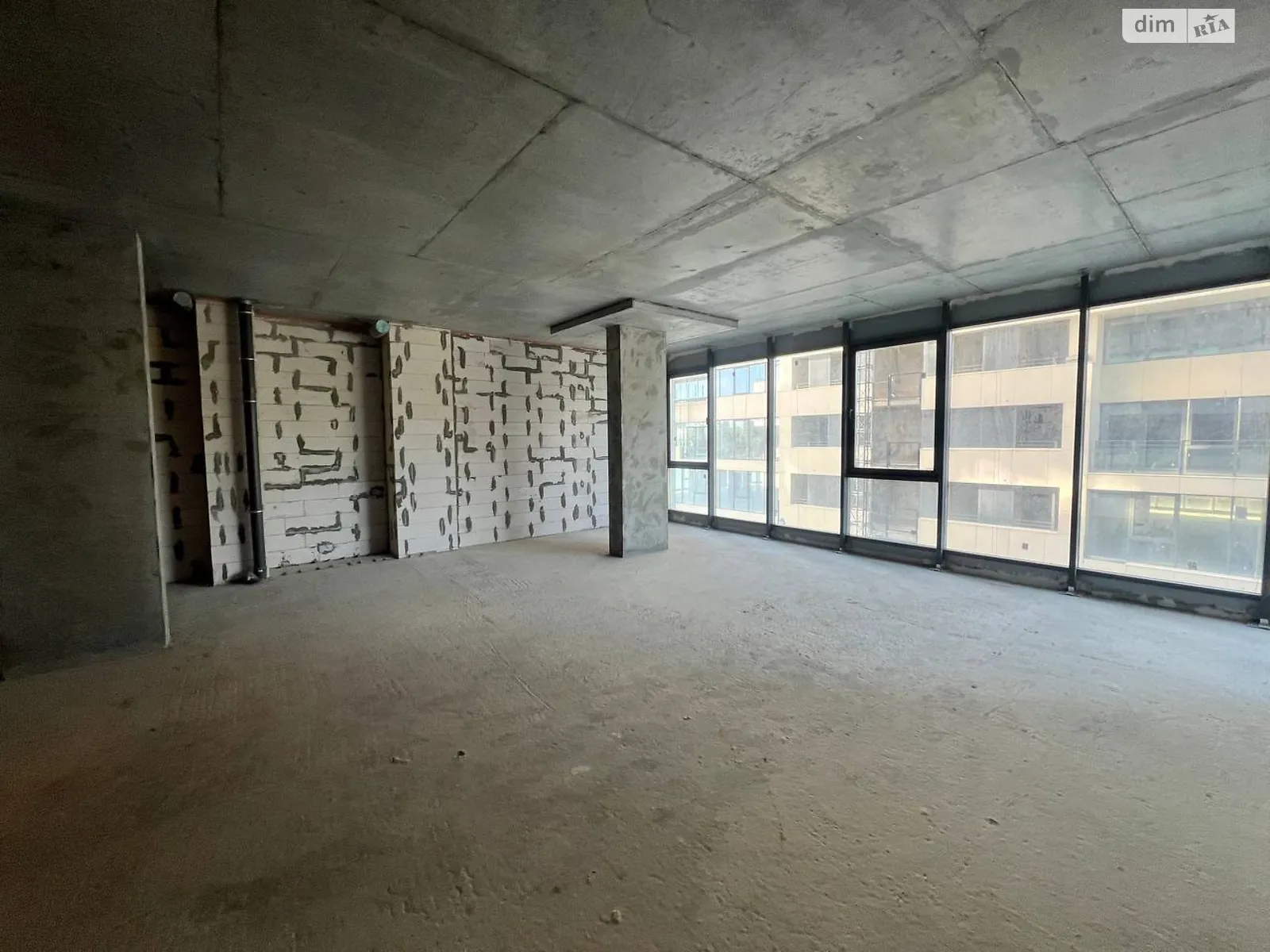 Продается 1-комнатная квартира 63.65 кв. м в Днепре, ул. Овражная, 15 - фото 1