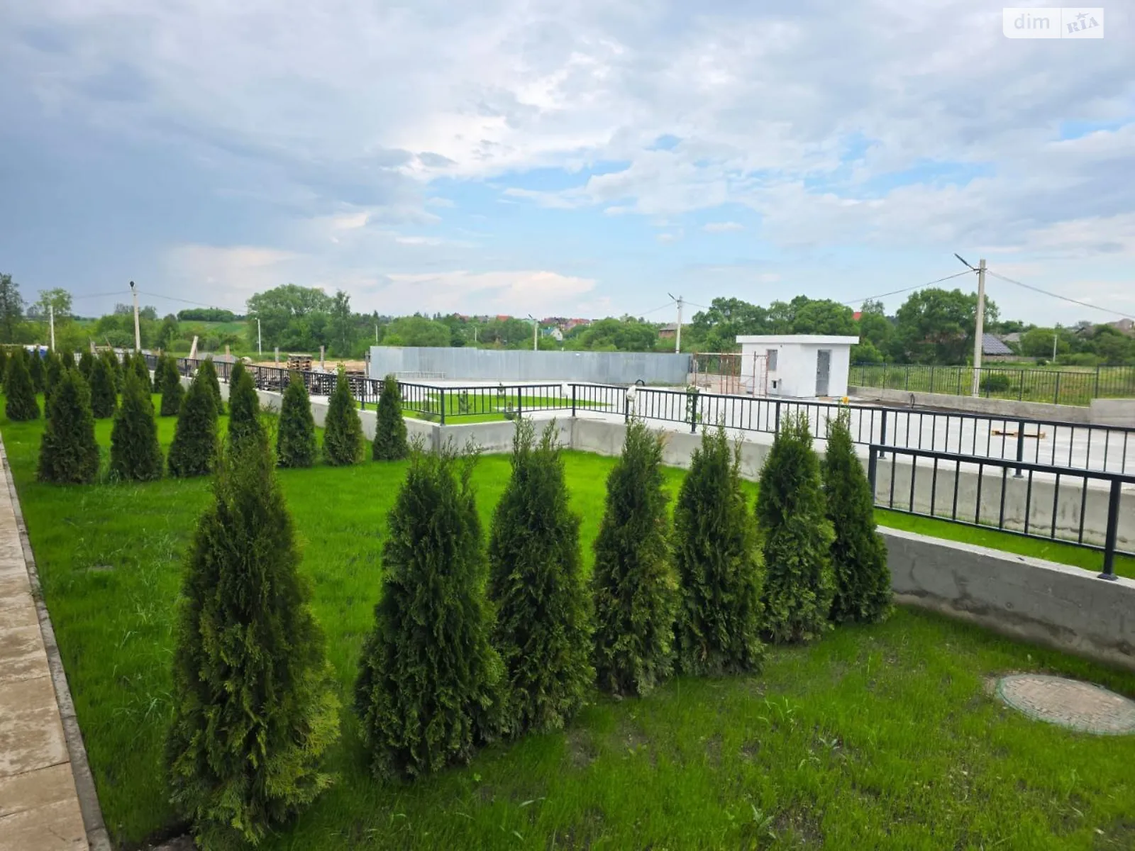 Продается дом на 2 этажа 156 кв. м с садом, цена: 132000 $ - фото 1