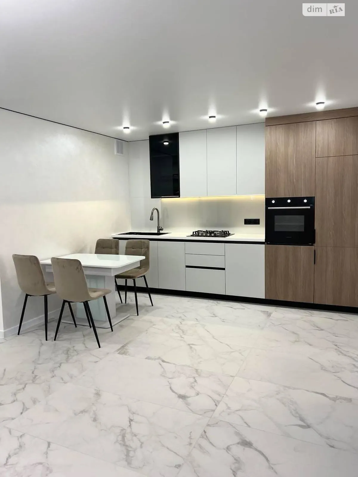2-кімнатна квартира 55 кв. м у Тернополі, вул. Київська, 9Д - фото 1