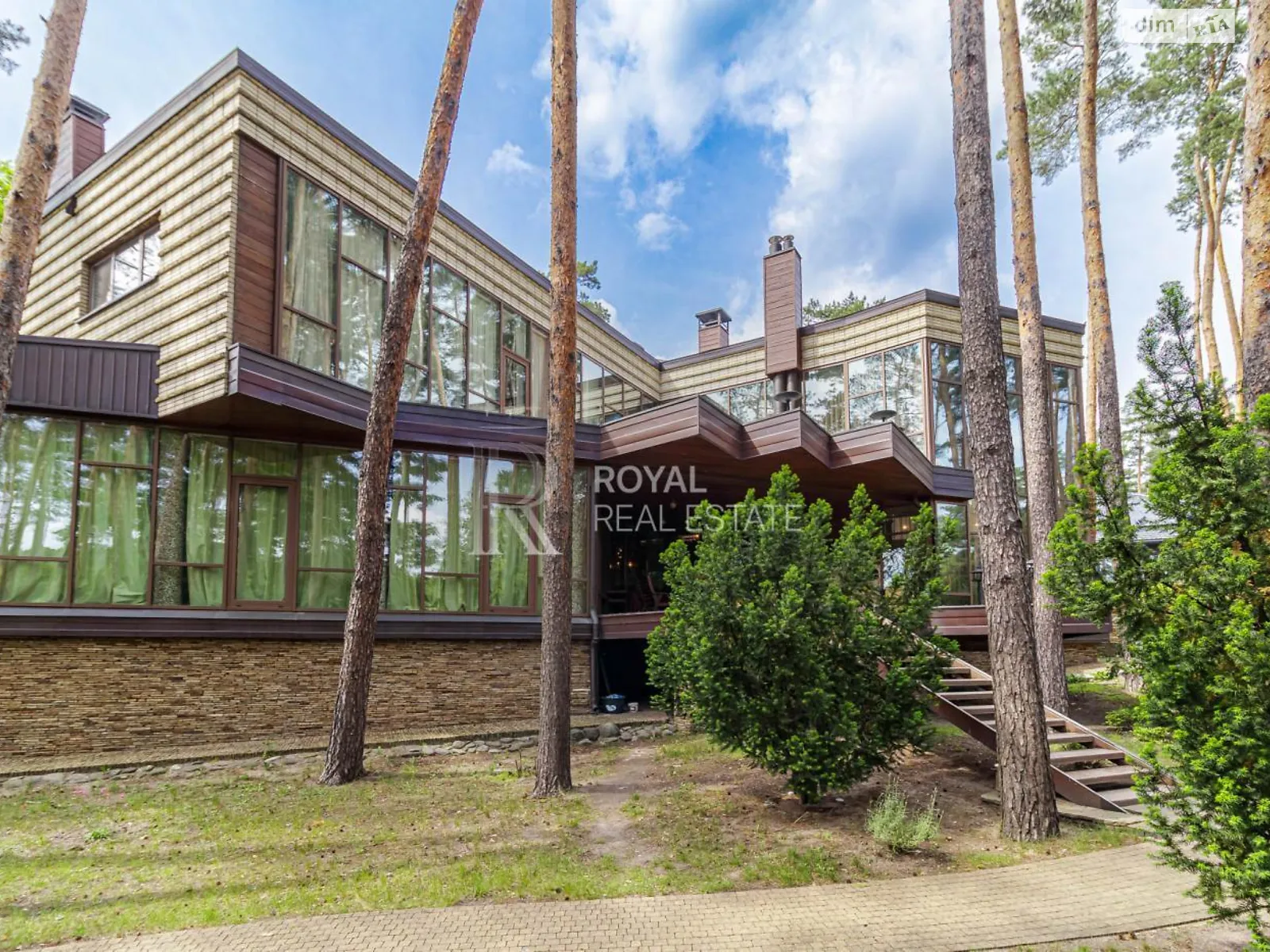 Продается дом на 3 этажа 881 кв. м с беседкой, цена: 2700000 $ - фото 1