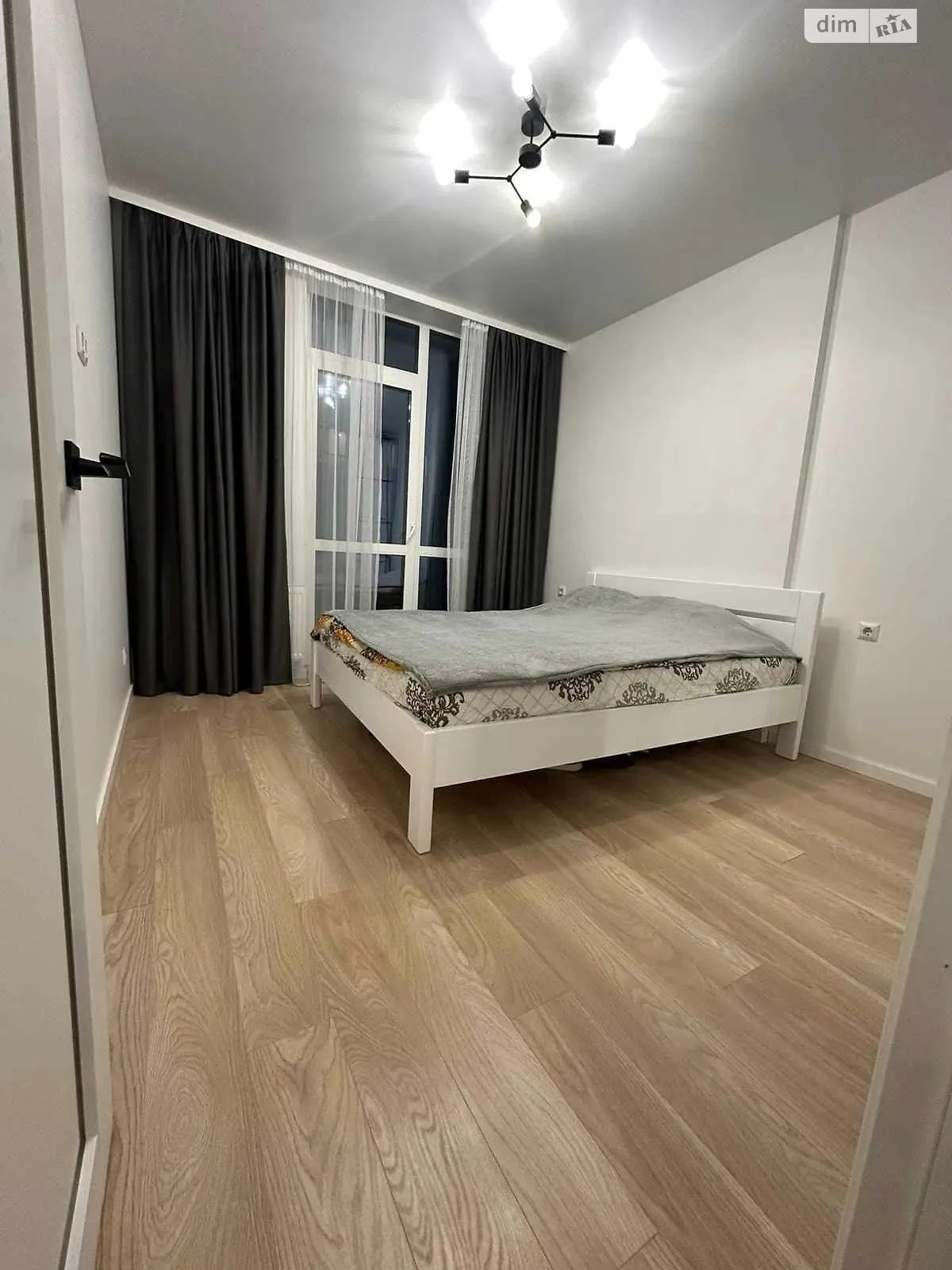 Сдается в аренду комната 65 кв. м в Львове, цена: 300 $ - фото 1