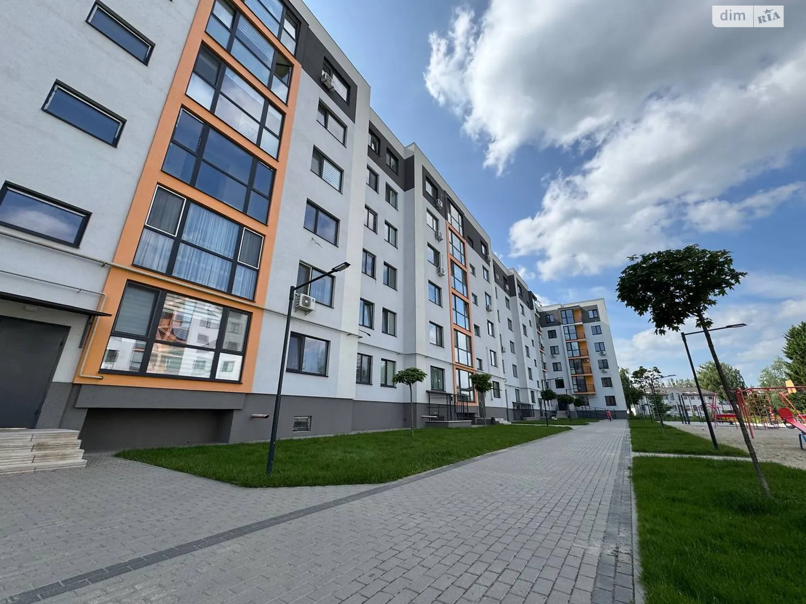 Продается 1-комнатная квартира 44 кв. м в Зарванцах, ул. Рыбацкая - фото 1