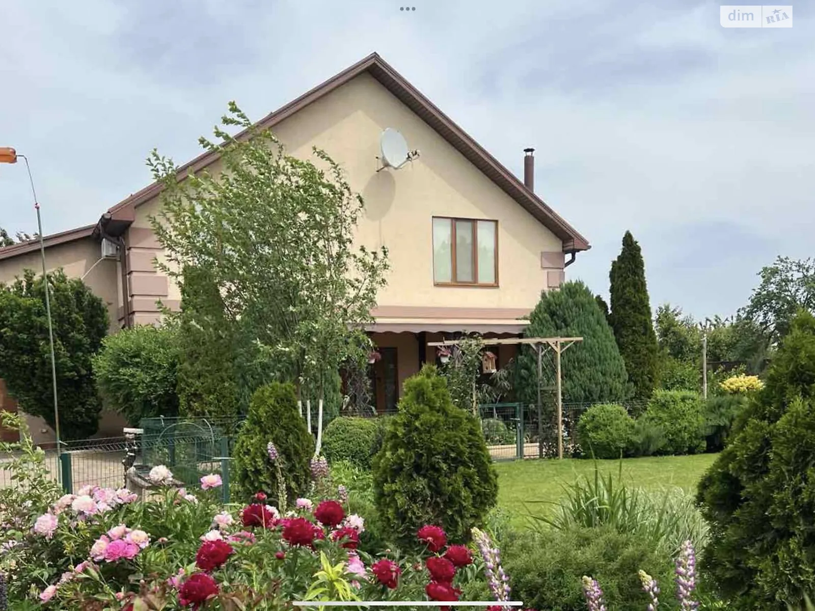 Продается дом на 2 этажа 220 кв. м с подвалом, цена: 160000 $ - фото 1