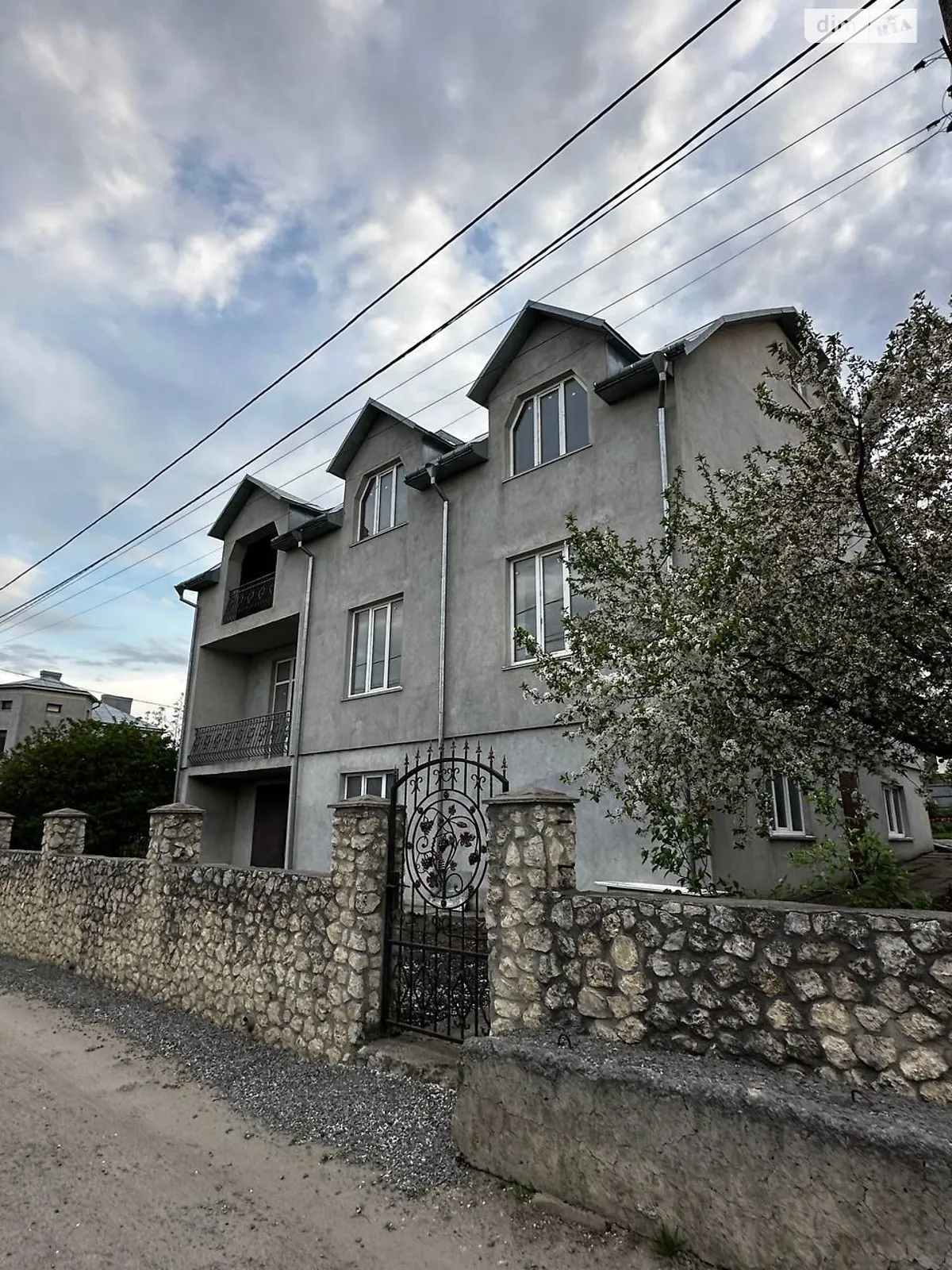 Продається будинок 3 поверховий 274 кв. м з садом, цена: 280000 $ - фото 1