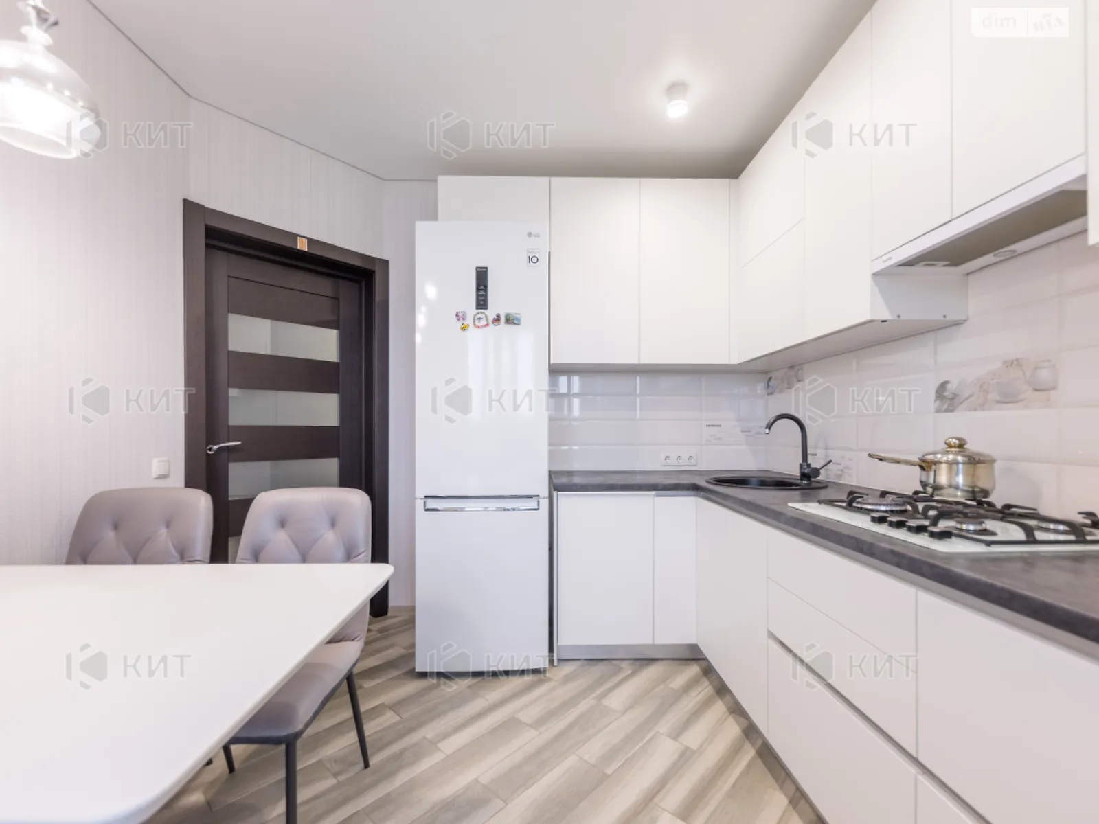 Продается 1-комнатная квартира 42 кв. м в Харькове, просп. Любови Малой, 34 - фото 1
