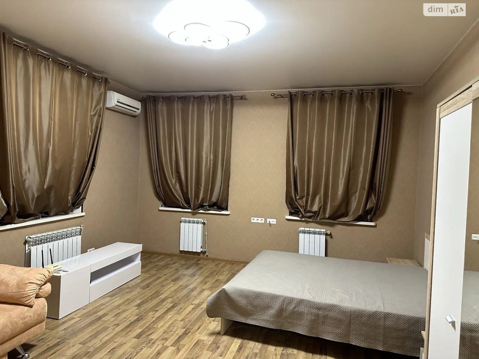Продается 1-комнатная квартира 43 кв. м в Одессе, ул. Мельницкая - фото 1