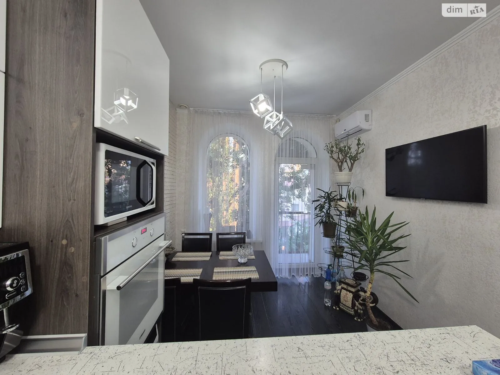 Продается 5-комнатная квартира 111.9 кв. м в Одессе - фото 1