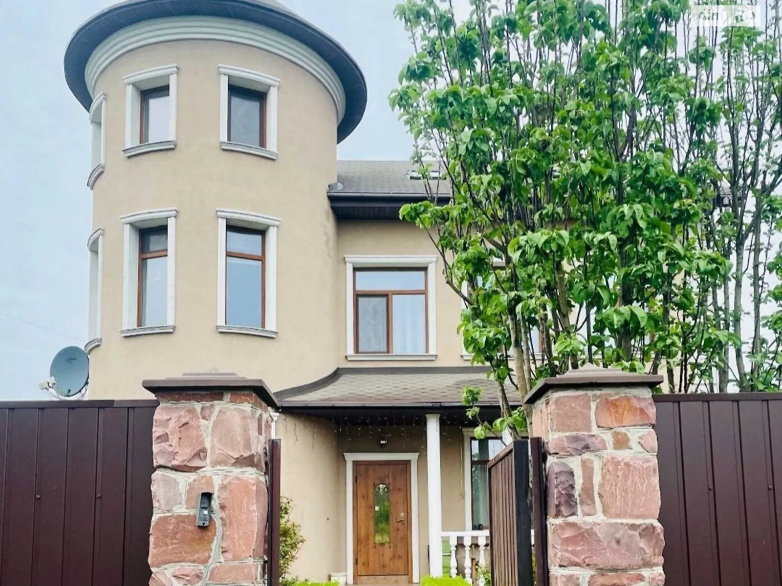 Продається будинок 2 поверховий 285 кв. м з мансардою, цена: 270000 $ - фото 1